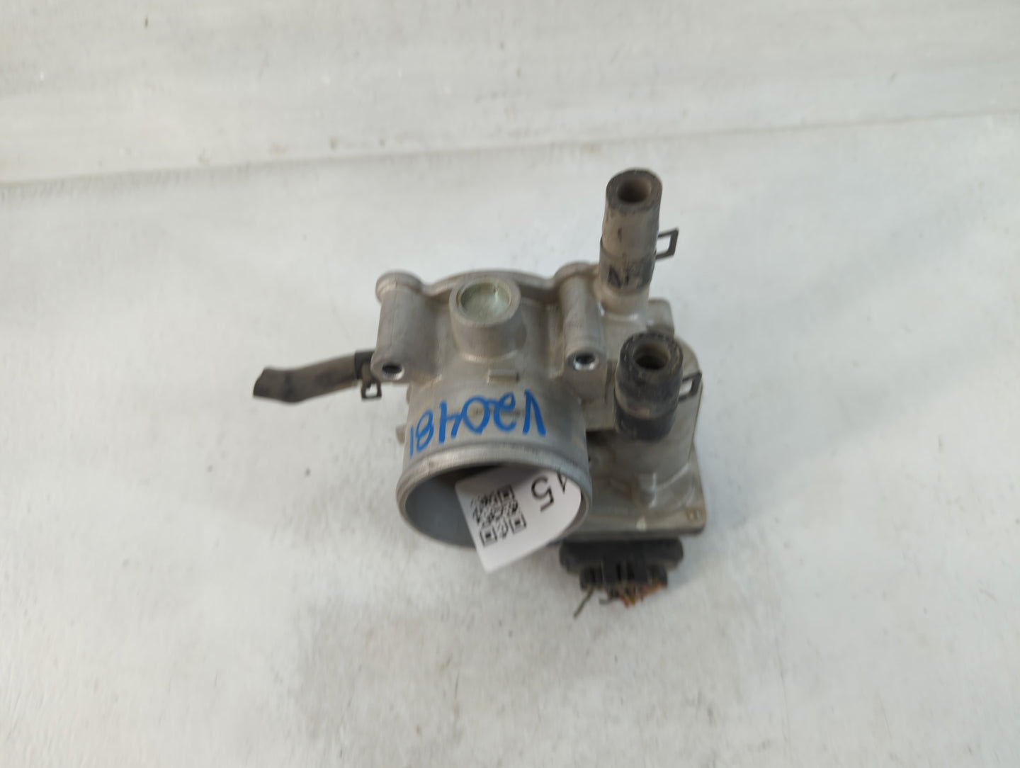 2012-2019 Kia Soul Throttle Body P/N:35100-2B300 Fits Fits 2012 2013 2014 2015 2016 2017 2018 2019 OEM Used Auto Parts - Oem
