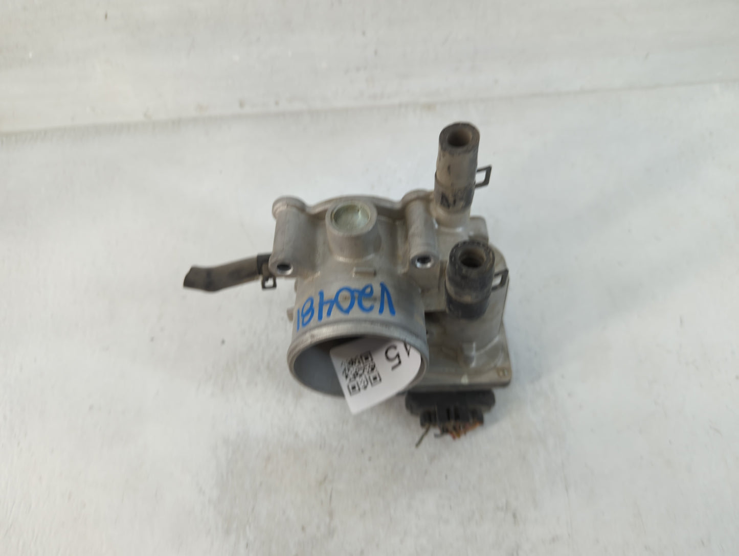 2012-2019 Kia Soul Throttle Body P/N:35100-2B300 Fits Fits 2012 2013 2014 2015 2016 2017 2018 2019 OEM Used Auto Parts - Oem