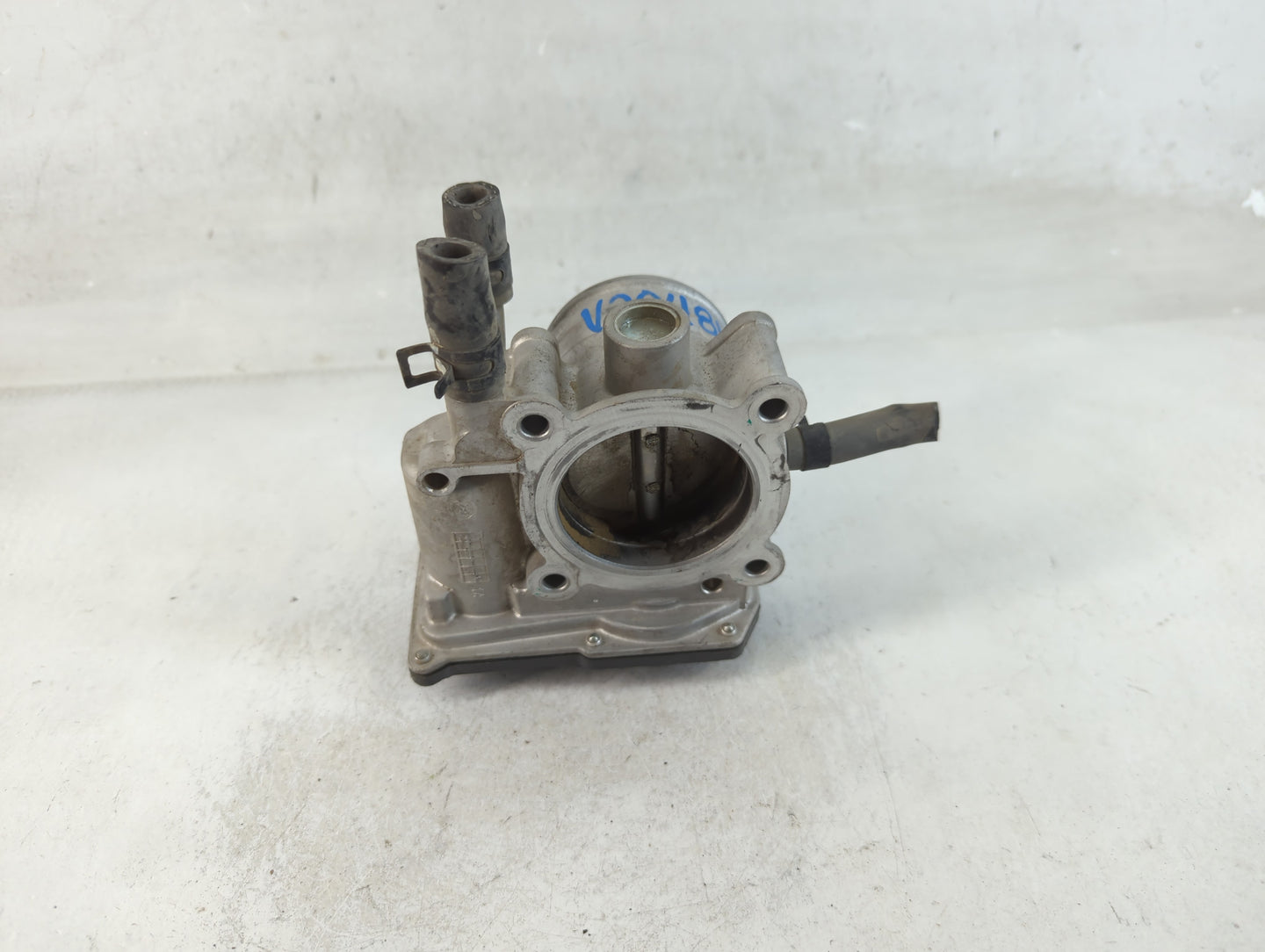 2012-2019 Kia Soul Throttle Body P/N:35100-2B300 Fits Fits 2012 2013 2014 2015 2016 2017 2018 2019 OEM Used Auto Parts - Oem
