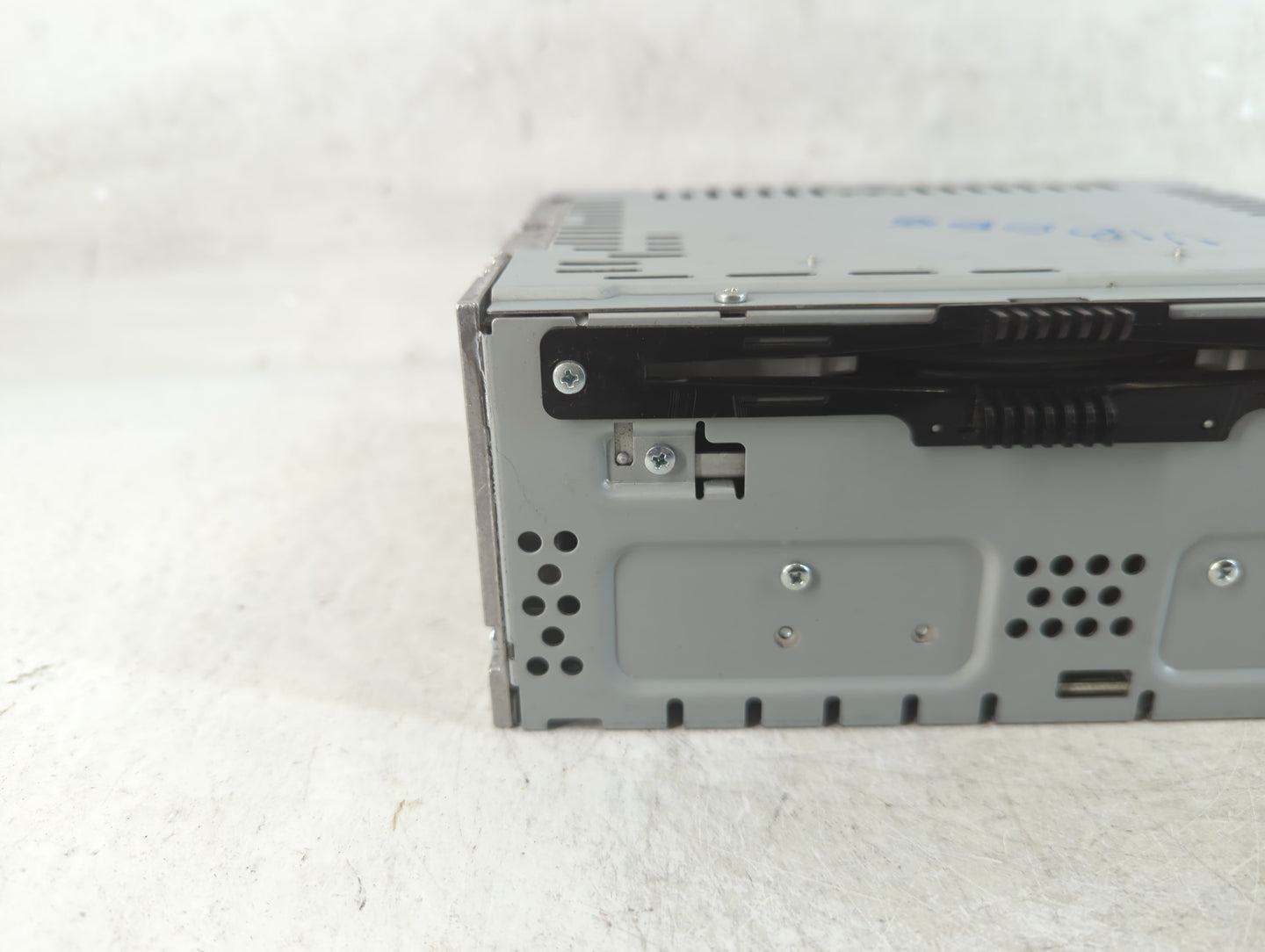 2014-2016 Kia Soul Radio AM FM Cd Player Receiver Replacement P/N:DG1T-19C107-MD Fits Fits 2014 2015 2016 OEM Used Auto Part