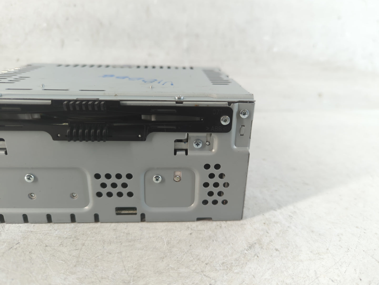 2014-2016 Kia Soul Radio AM FM Cd Player Receiver Replacement P/N:DG1T-19C107-MD Fits Fits 2014 2015 2016 OEM Used Auto Part