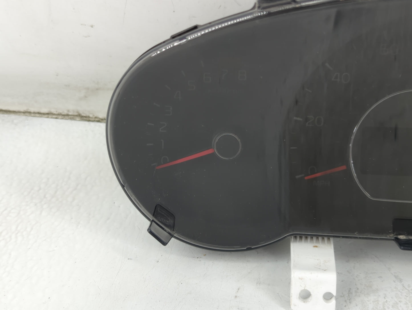 2014-2015 Kia Soul Instrument Cluster Speedometer Gauges P/N:94006-B2510 Fits Fits 2014 2015 OEM Used Auto Parts - Oemusedau