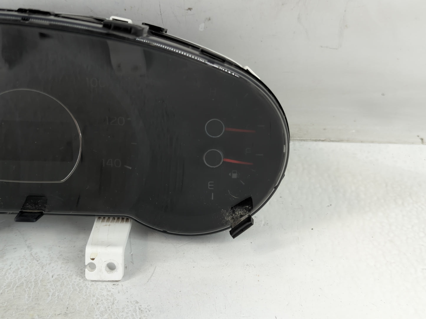 2014-2015 Kia Soul Instrument Cluster Speedometer Gauges P/N:94006-B2540 Fits Fits 2014 2015 OEM Used Auto Parts - Oemusedau