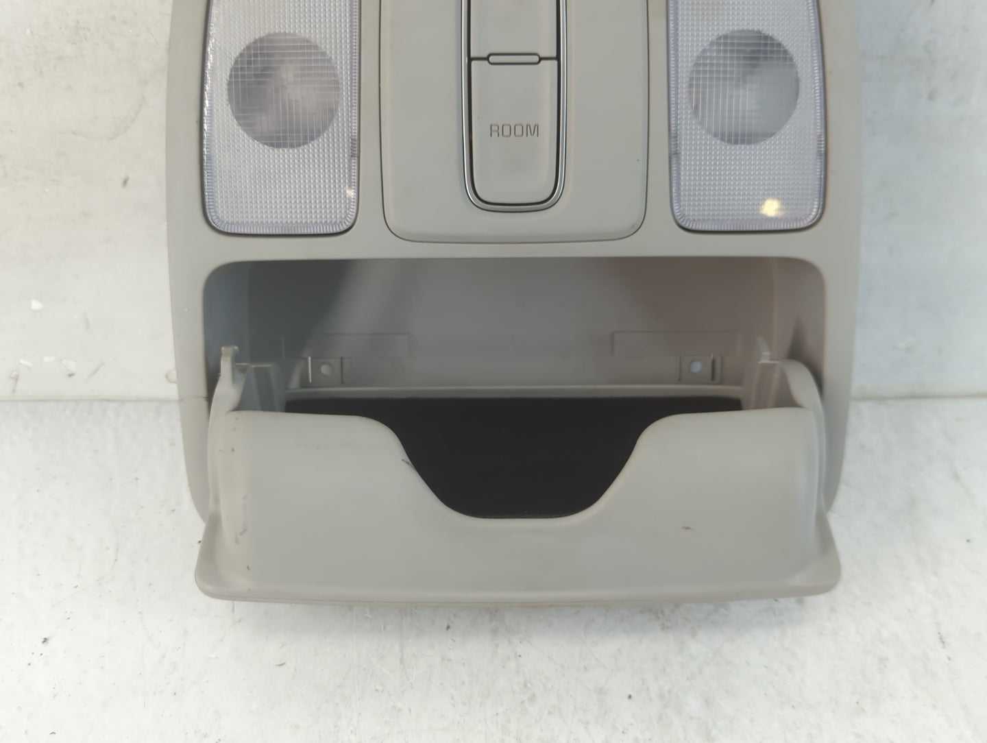 2014-2019 Kia Soul Overhead Roof Console 918638 - Oemusedautoparts1.com