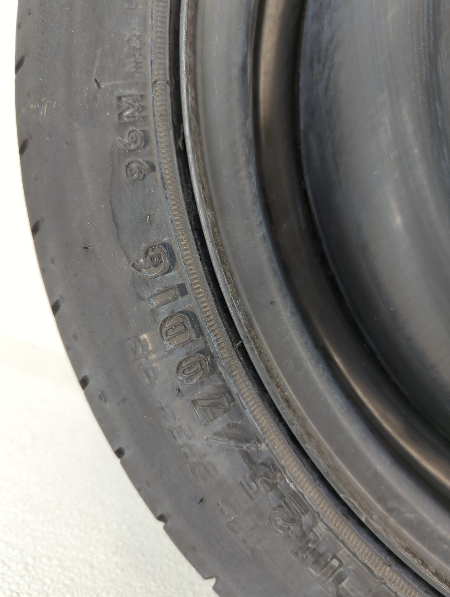 2006-2016 Kia Sportage Spare Donut Tire Wheel Rim Oem - Oemusedautoparts1.com