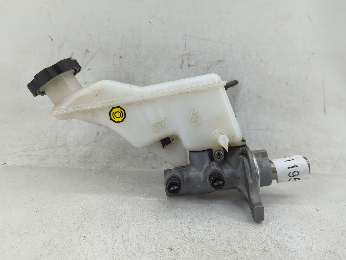 2011-2016 Kia Sportage Brake Master Cylinder - Oemusedautoparts1.com