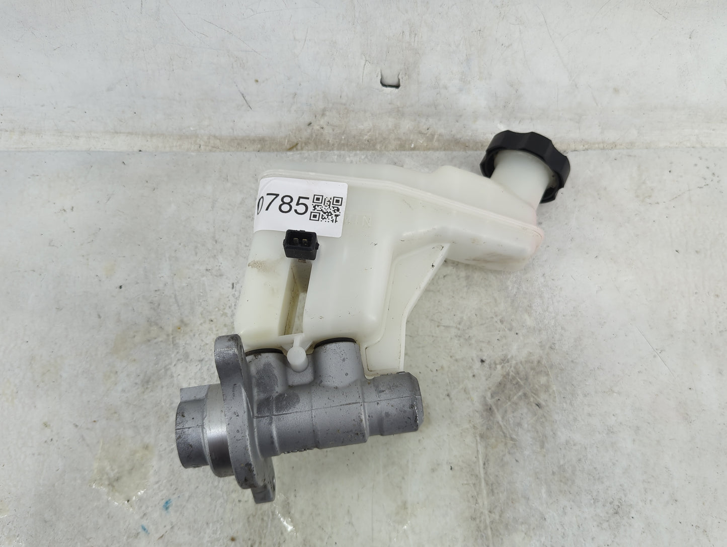 2011-2016 Kia Sportage Brake Master Cylinder 1490785 - Oemusedautoparts1.com
