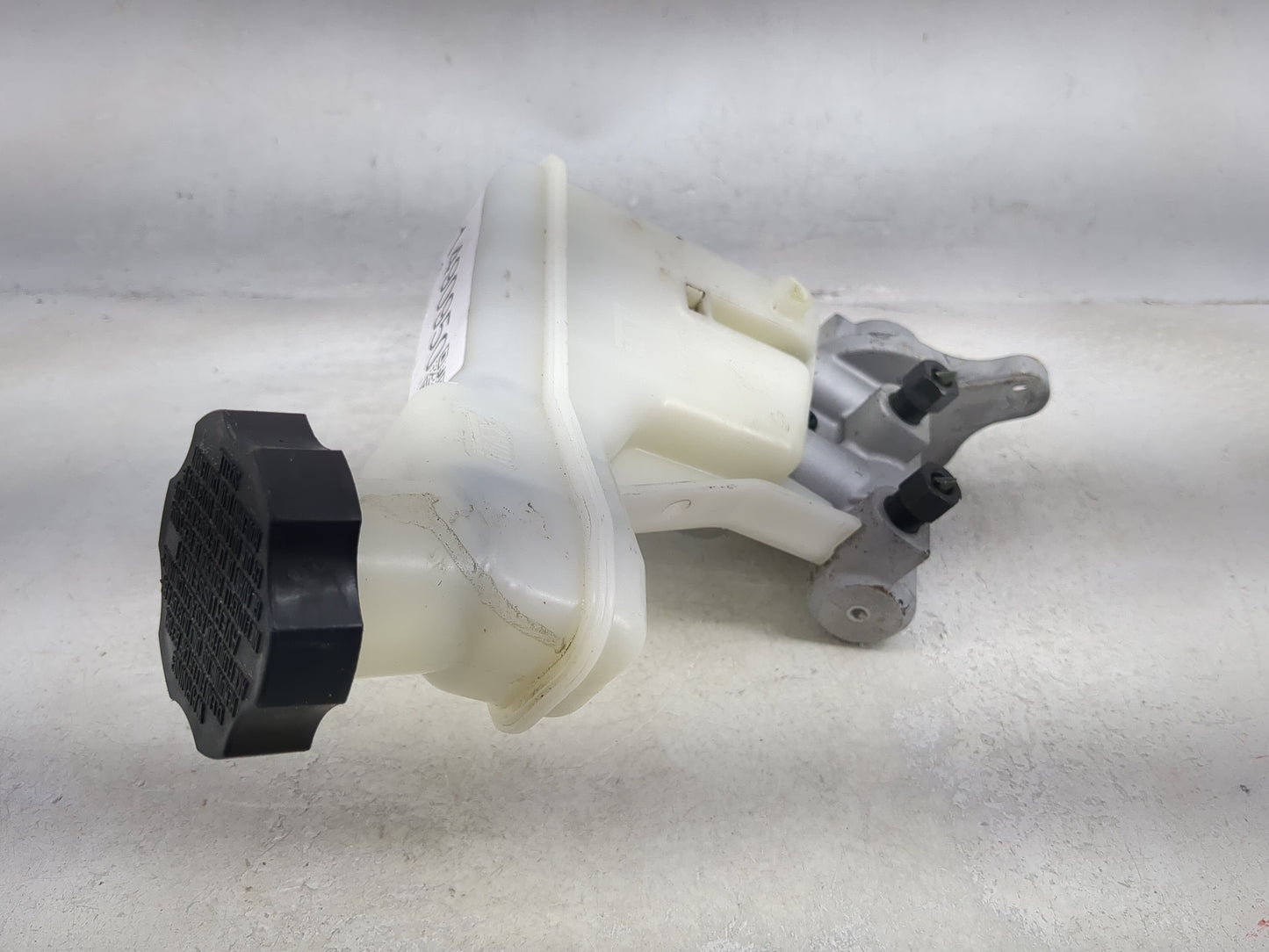2011-2016 Kia Sportage Brake Master Cylinder 1490950 - Oemusedautoparts1.com