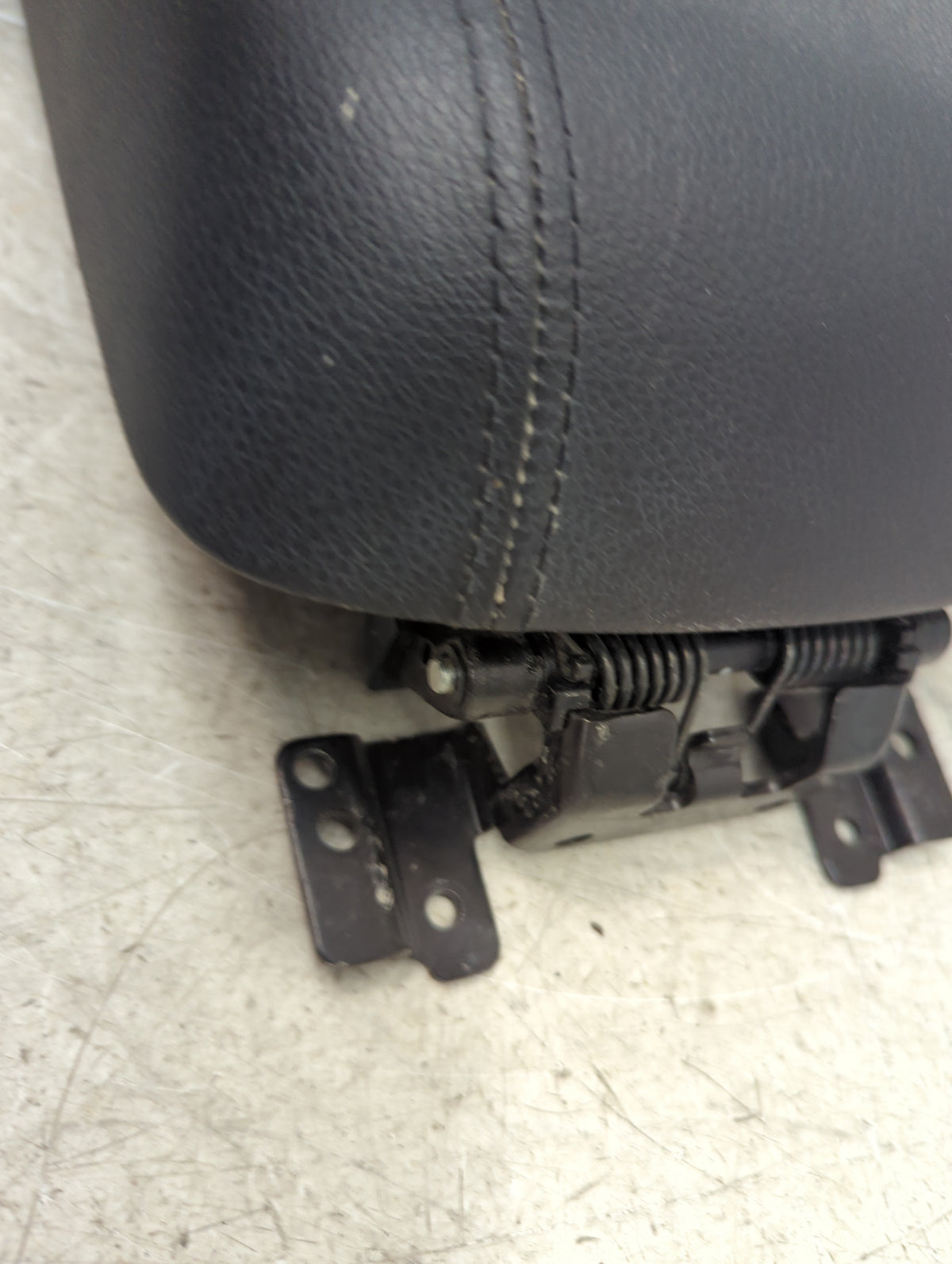 2015 Kia Sportage Center Console Armrest Cover Lid Fits OEM Used Auto Parts - Oemusedautoparts1.com
