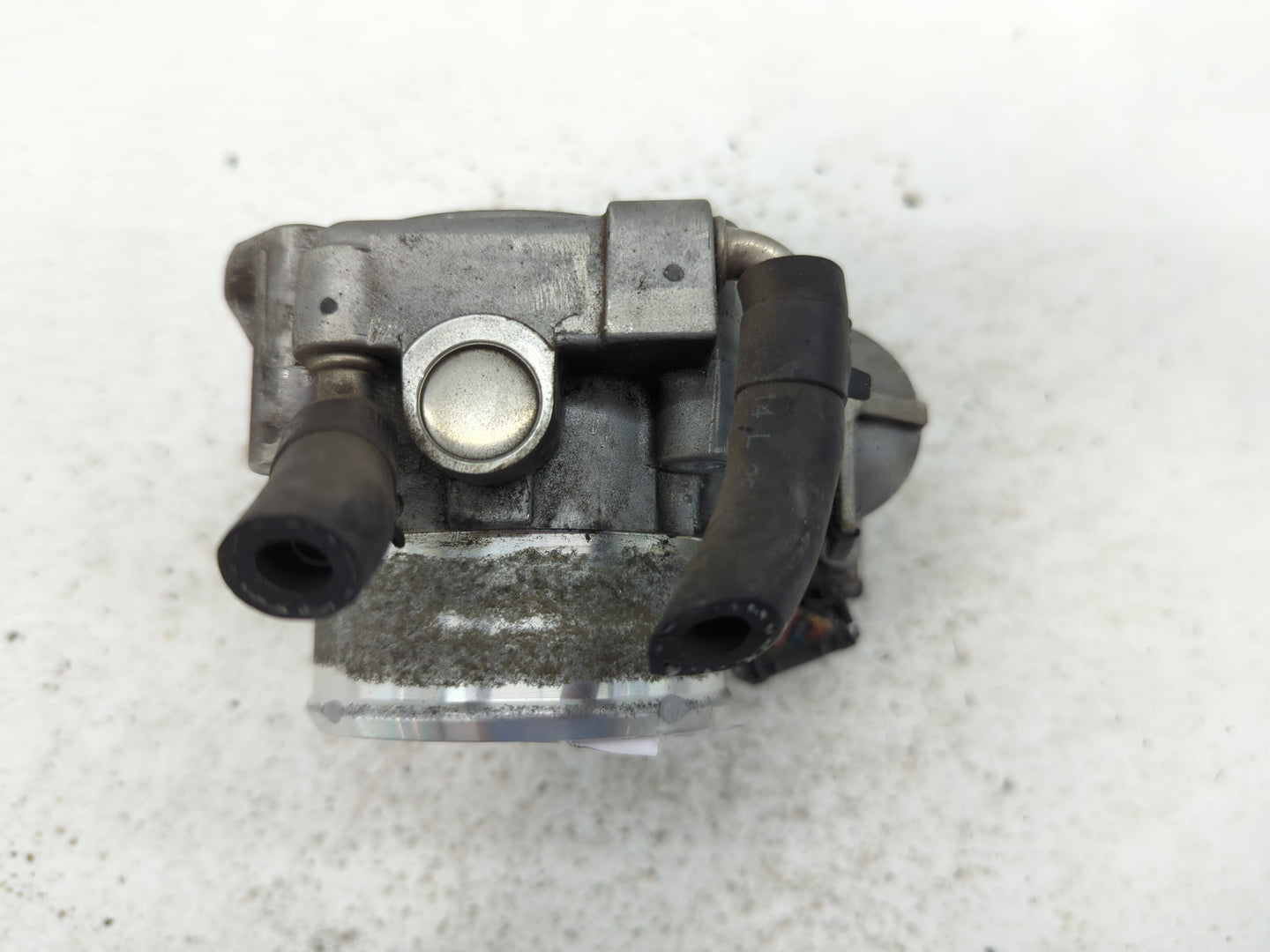 2014-2016 Kia Sportage Throttle Body P/N:35100-2G700 Fits Fits 2011 2012 2013 2014 2015 2016 OEM Used Auto Parts - Oemusedau