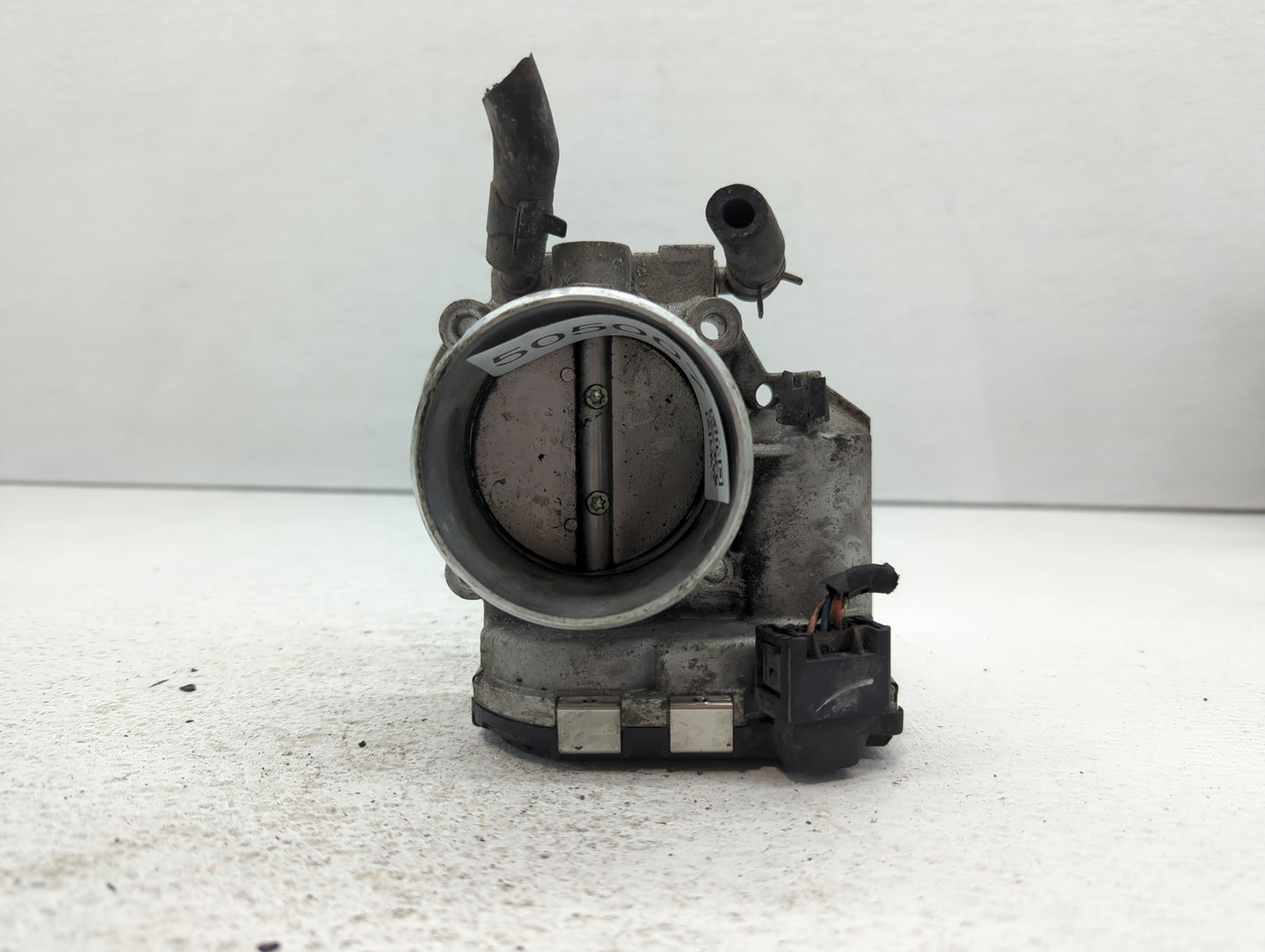 2014-2016 Kia Sportage Throttle Body P/N:35100-2G700 Fits Fits 2011 2012 2013 2014 2015 2016 OEM Used Auto Parts - Oemusedau