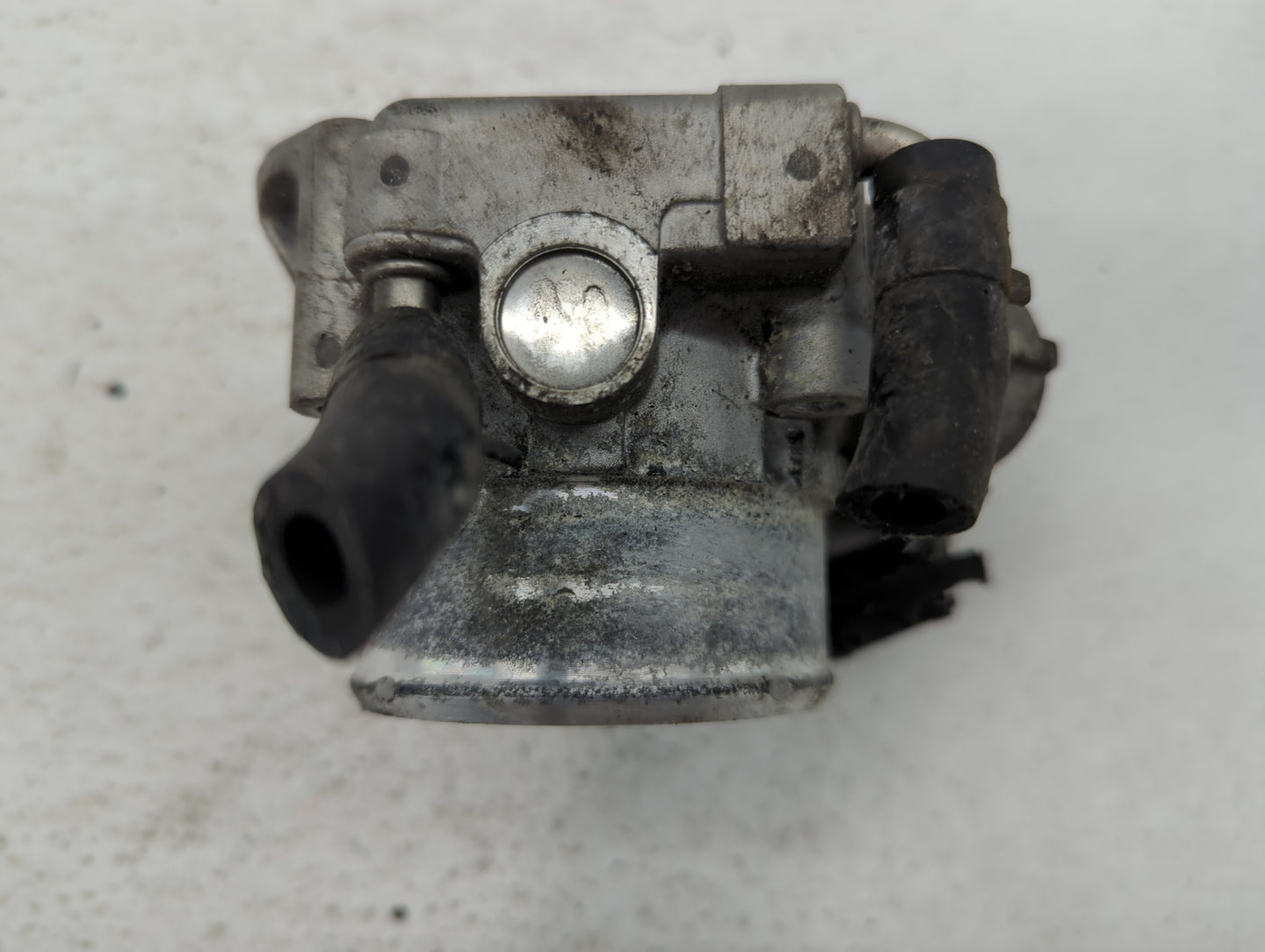 2014-2016 Kia Sportage Throttle Body P/N:35100-2G700 Fits Fits 2011 2012 2013 2014 2015 2016 OEM Used Auto Parts - Oemusedau