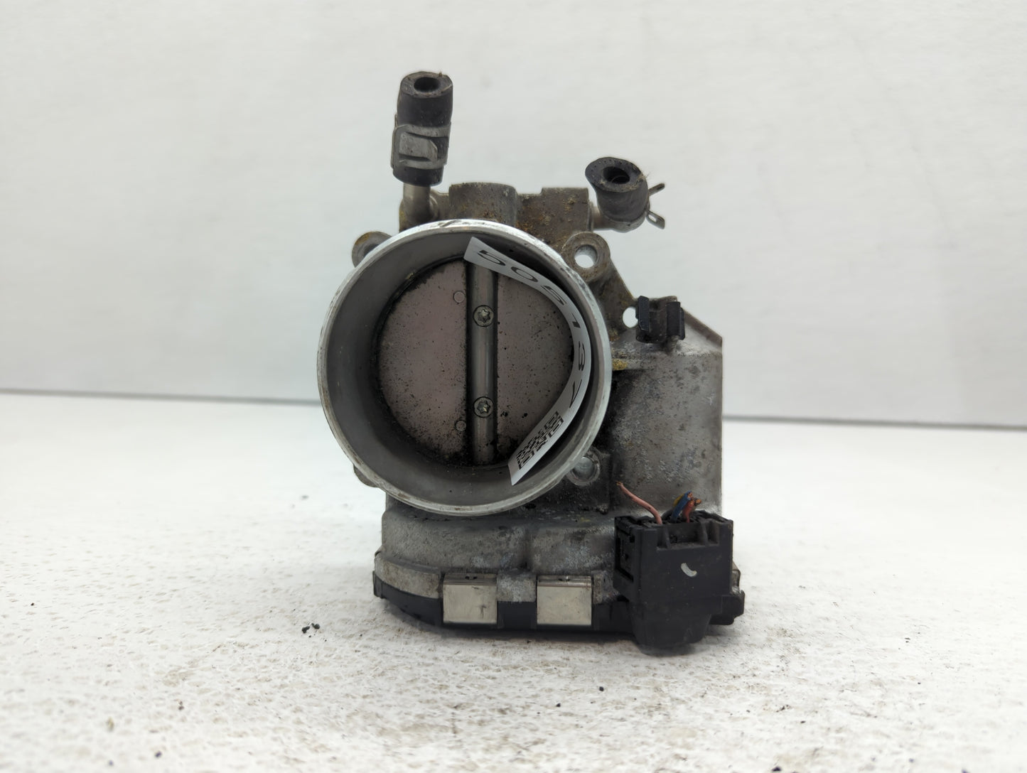 2014-2016 Kia Sportage Throttle Body P/N:35100-2G700 Fits Fits 2011 2012 2013 2014 2015 2016 OEM Used Auto Parts - Oemusedau