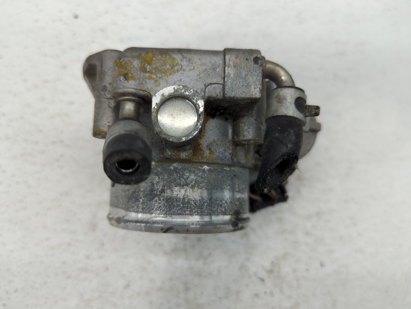 2014-2016 Kia Sportage Throttle Body P/N:35100-2G700 Fits Fits 2011 2012 2013 2014 2015 2016 OEM Used Auto Parts - Oemusedau