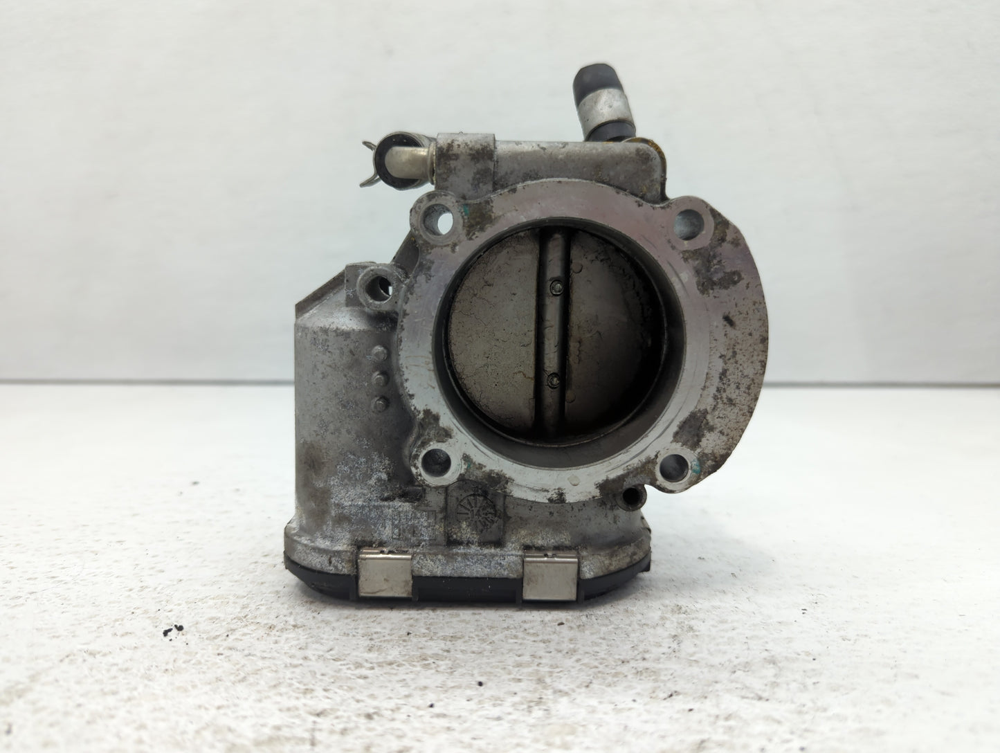 2014-2016 Kia Sportage Throttle Body P/N:35100-2G700 Fits Fits 2011 2012 2013 2014 2015 2016 OEM Used Auto Parts - Oemusedau