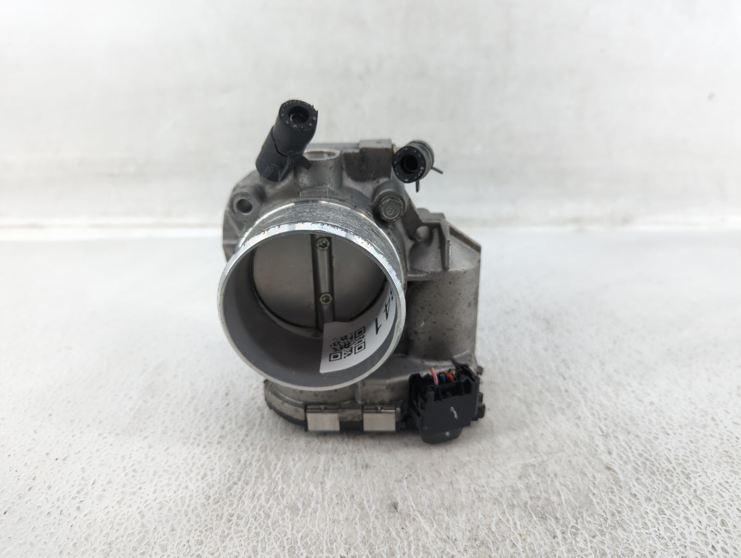 2014-2016 Kia Sportage Throttle Body P/N:35100-2G700 Fits Fits 2011 2012 2013 2014 2015 2016 OEM Used Auto Parts - Oemusedau