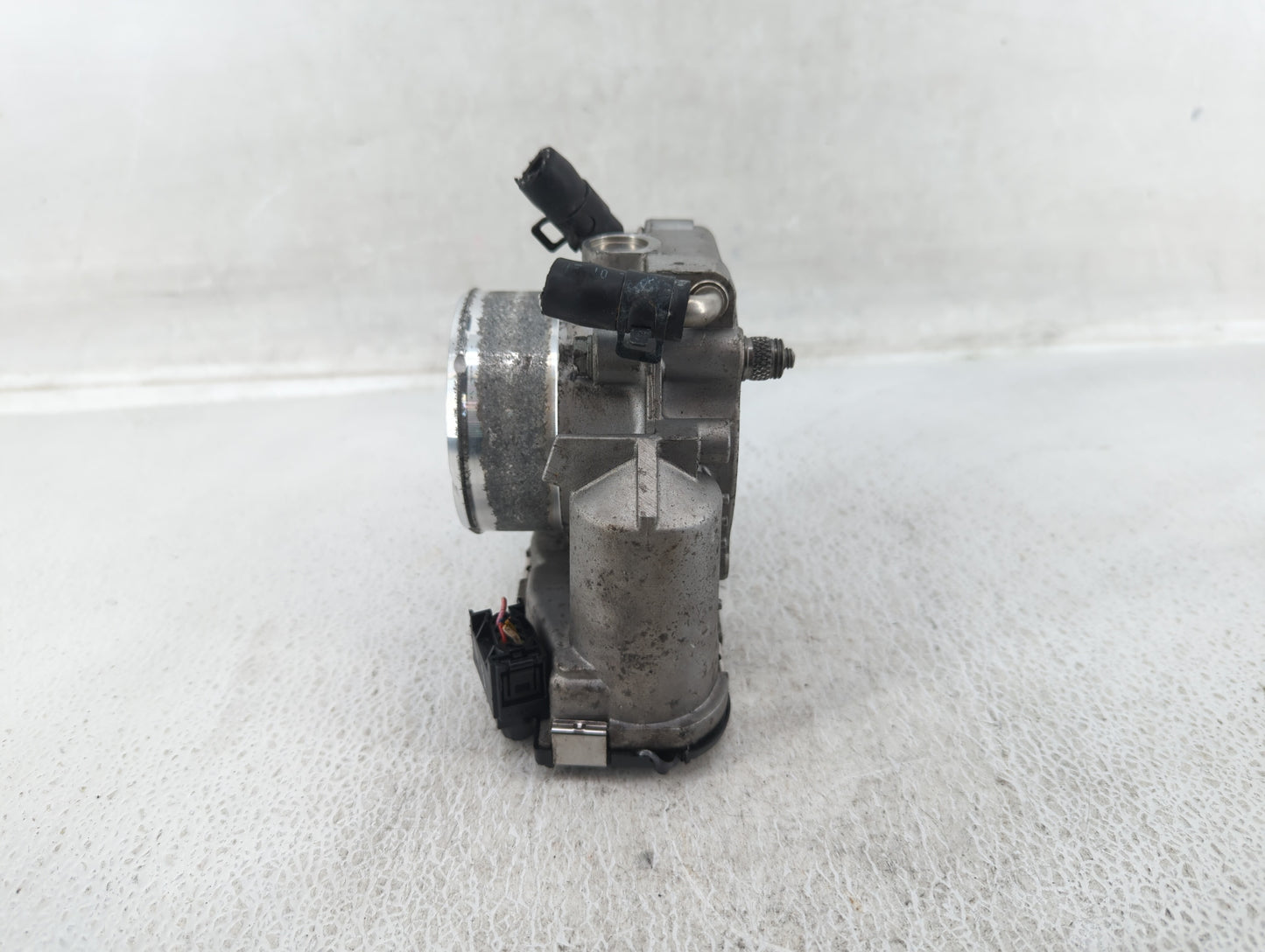 2014-2016 Kia Sportage Throttle Body P/N:35100-2G700 Fits Fits 2011 2012 2013 2014 2015 2016 OEM Used Auto Parts - Oemusedau