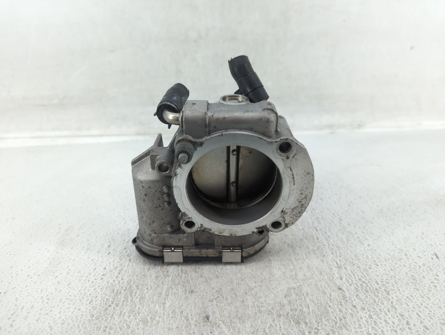 2014-2016 Kia Sportage Throttle Body P/N:35100-2G700 Fits Fits 2011 2012 2013 2014 2015 2016 OEM Used Auto Parts - Oemusedau