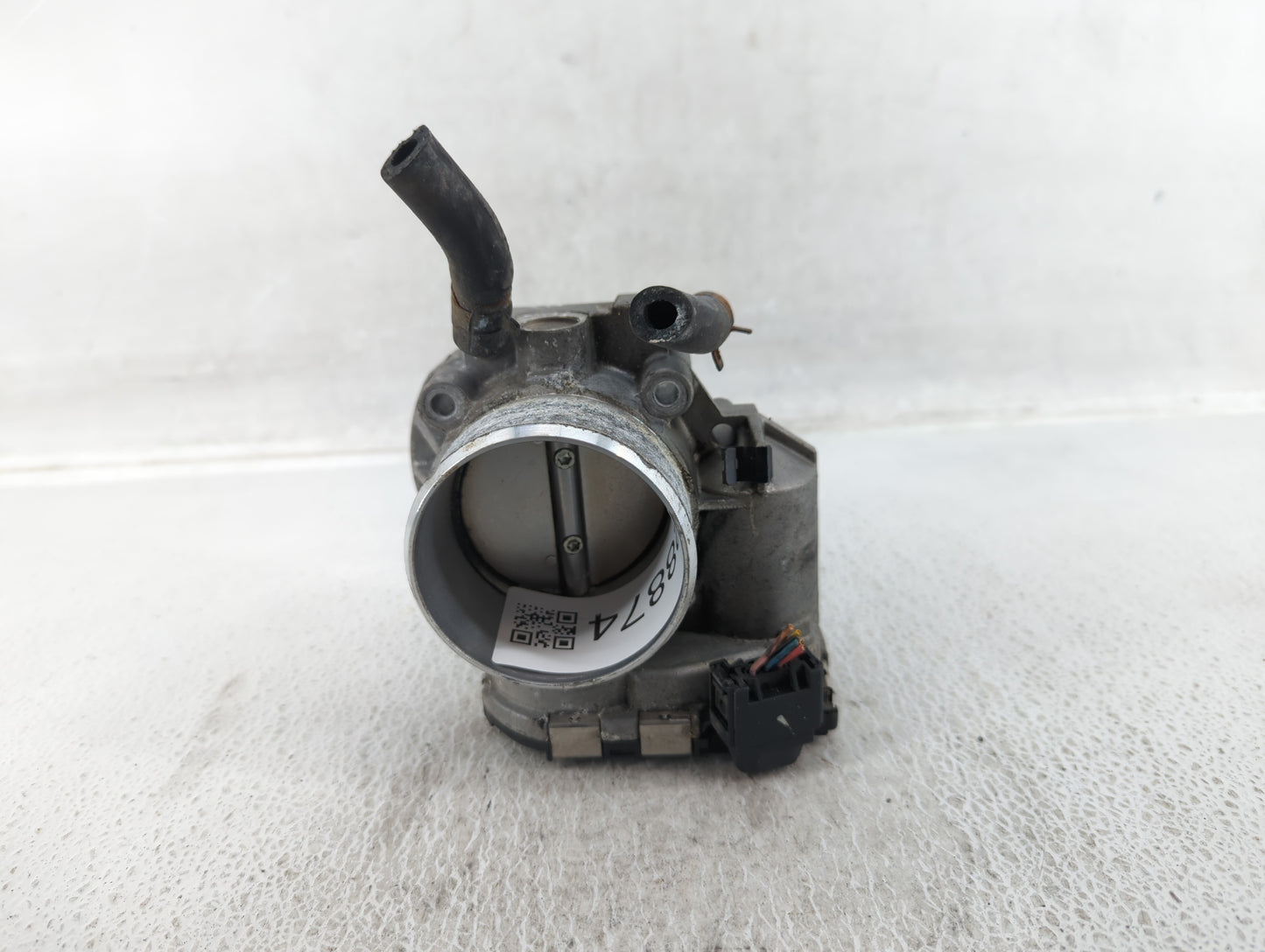 2014-2016 Kia Sportage Throttle Body P/N:35100-2G700 Fits Fits 2011 2012 2013 2014 2015 2016 OEM Used Auto Parts - Oemusedau