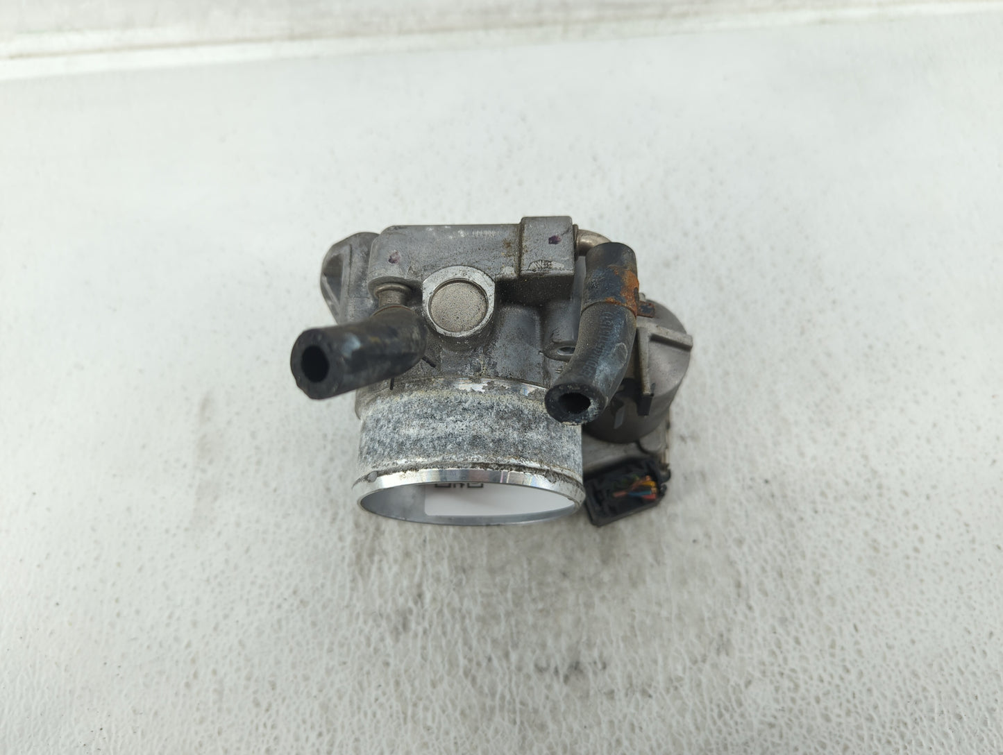 2014-2016 Kia Sportage Throttle Body P/N:35100-2G700 Fits Fits 2011 2012 2013 2014 2015 2016 OEM Used Auto Parts - Oemusedau