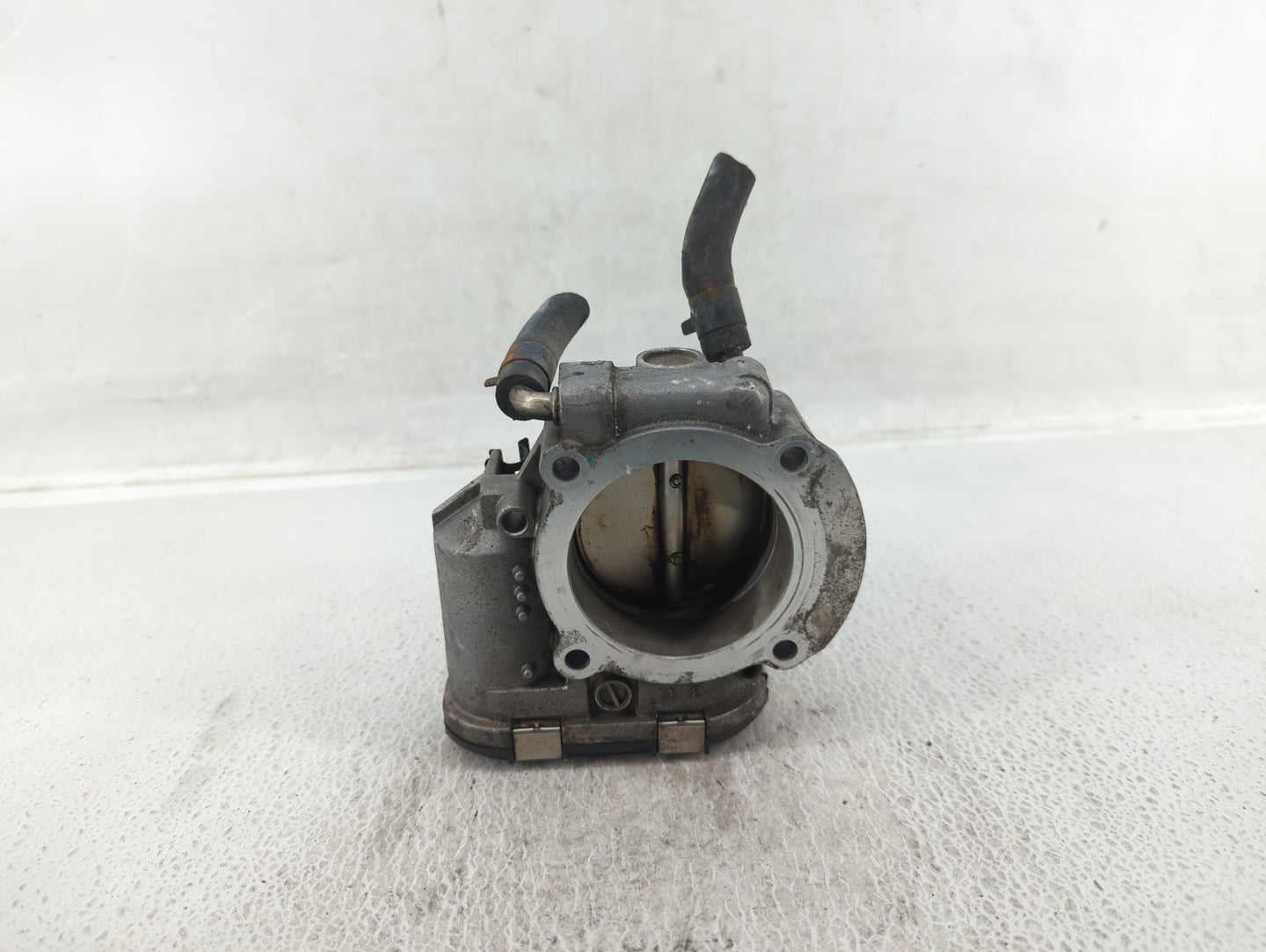 2014-2016 Kia Sportage Throttle Body P/N:35100-2G700 Fits Fits 2011 2012 2013 2014 2015 2016 OEM Used Auto Parts - Oemusedau
