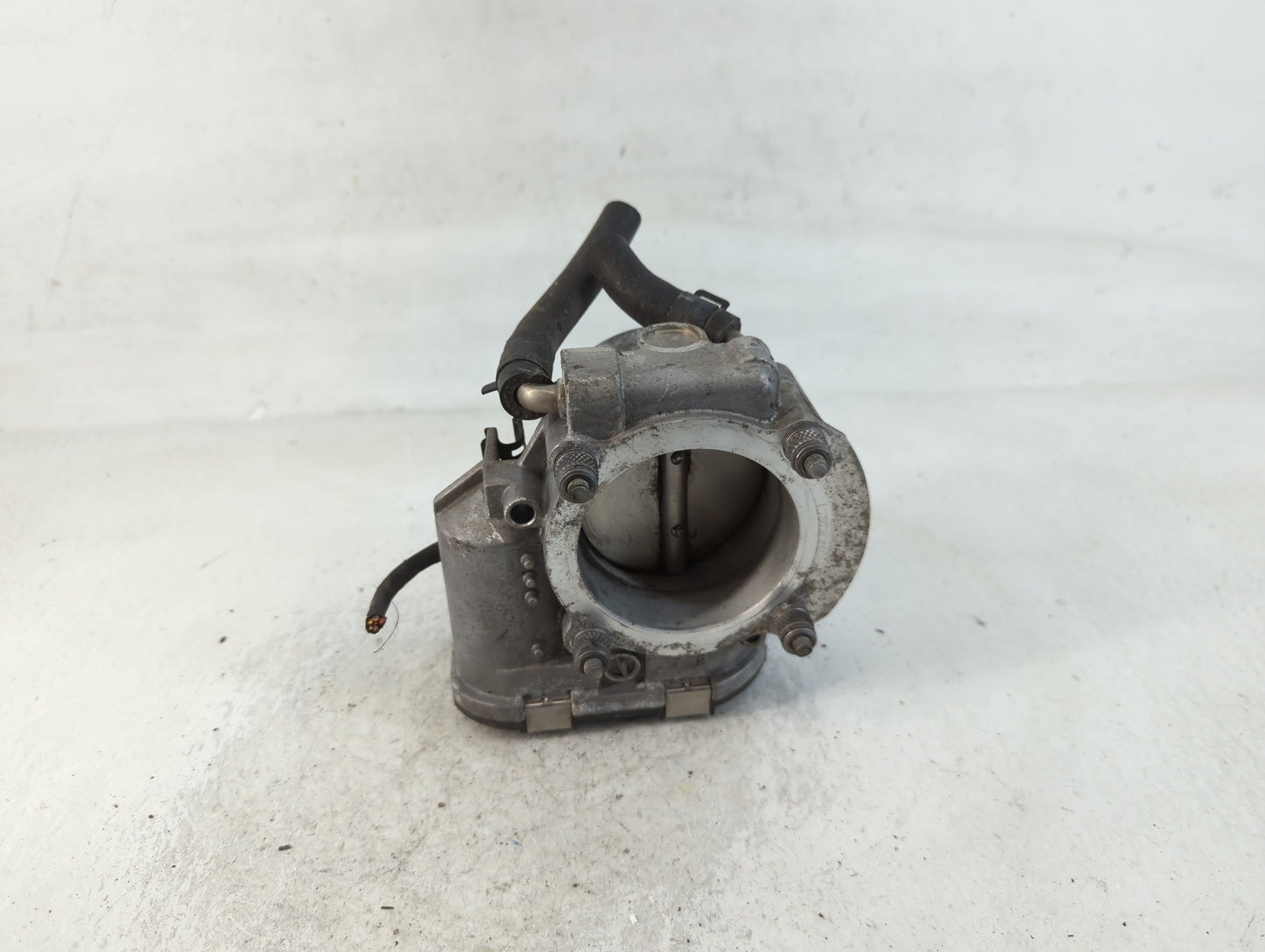 2014-2016 Kia Sportage Throttle Body P/N:35100-2G700 Fits Fits 2011 2012 2013 2014 2015 2016 OEM Used Auto Parts - Oemusedau