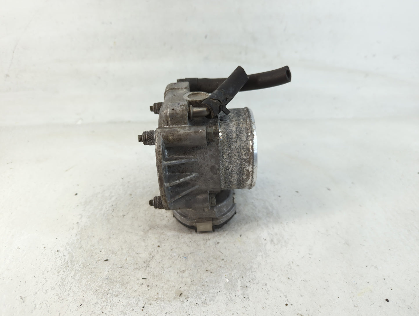 2014-2016 Kia Sportage Throttle Body P/N:35100-2G700 Fits Fits 2011 2012 2013 2014 2015 2016 OEM Used Auto Parts - Oemusedau