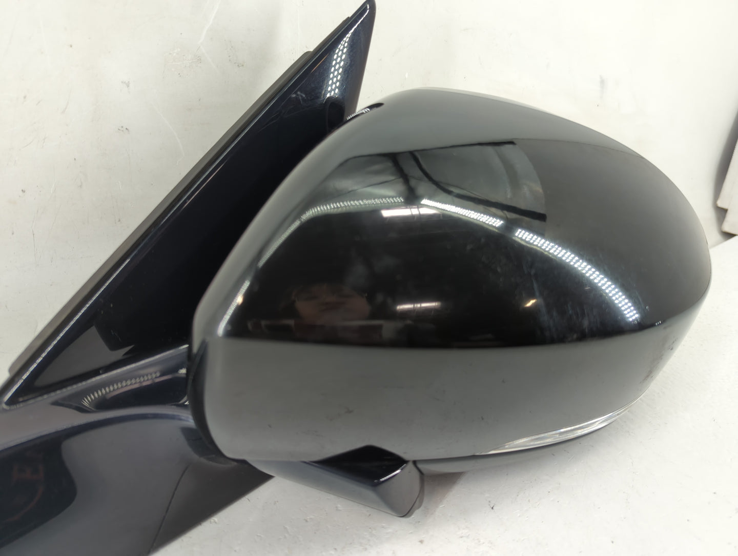 2015-2017 Land Rover Discovery Driver Side View Mirror - Left Door Mirror OEM Used - Oemusedautoparts1.com