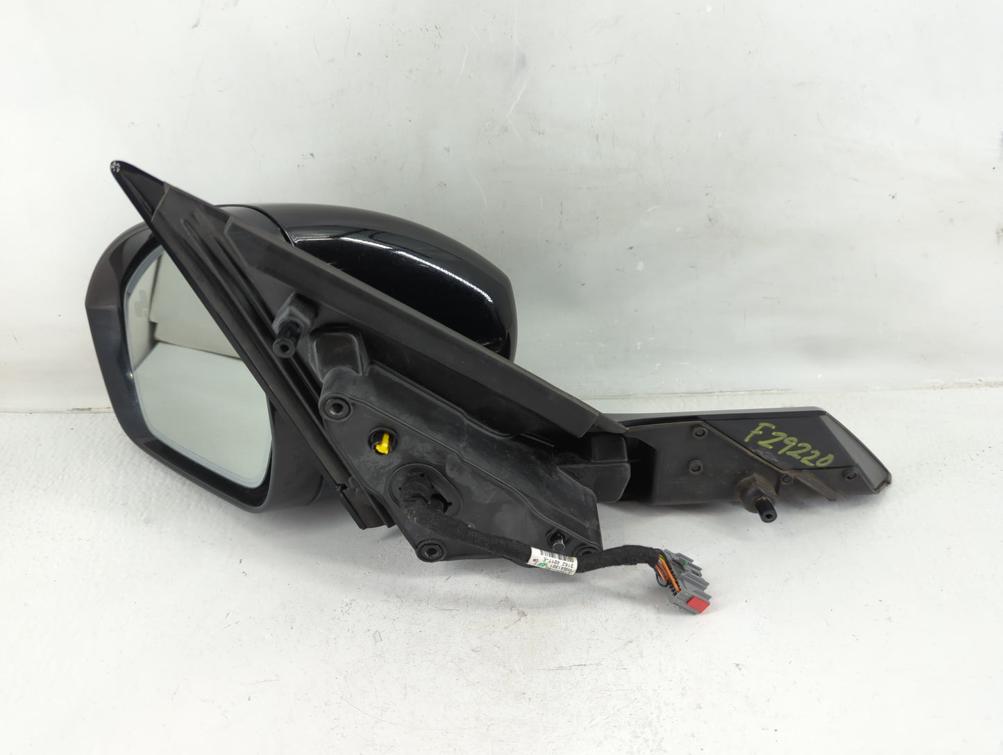 2015-2017 Land Rover Discovery Driver Side View Mirror - Left Door Mirror OEM Used - Oemusedautoparts1.com