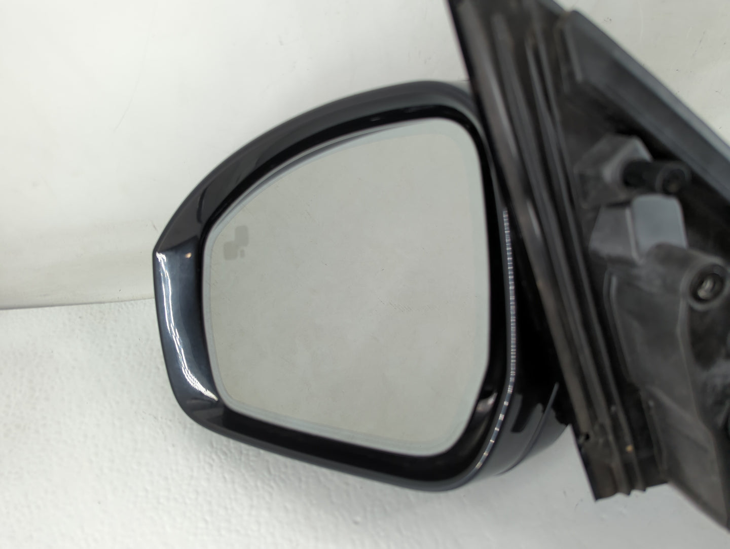 2015-2017 Land Rover Discovery Driver Side View Mirror - Left Door Mirror OEM Used - Oemusedautoparts1.com
