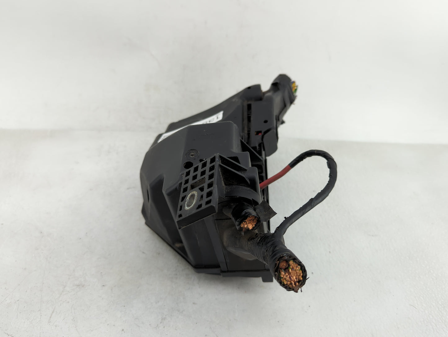 2015-2017 Land Rover Discovery Sport Fusebox Fuse Box Panel Relay Module P/N:GJ32-12B637-HD Fits Fits 2015 2016 2017 OEM Use