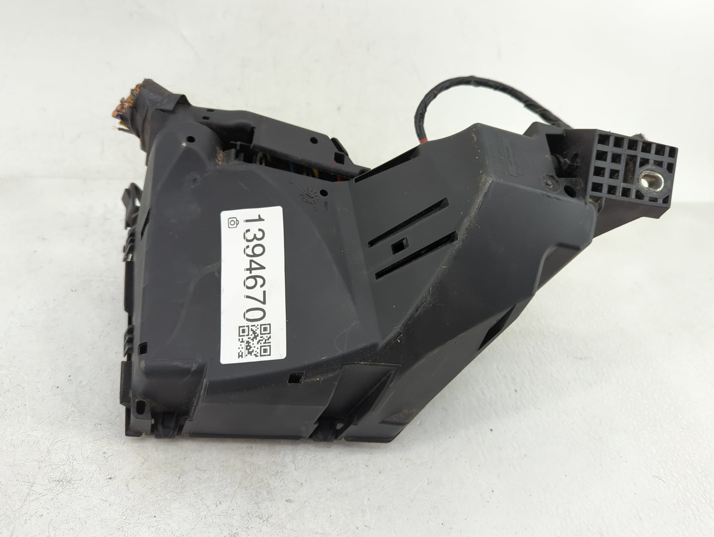 2015-2017 Land Rover Discovery Sport Fusebox Fuse Box Panel Relay Module P/N:GJ32-12B637-HD Fits Fits 2015 2016 2017 OEM Use