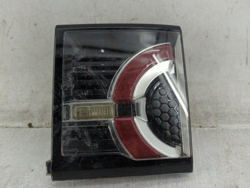 2015-2019 Land Rover Discovery Sport Tail Light Assembly Passenger Right OEM Fits Fits 2015 2016 2017 2018 2019 OEM Used Aut