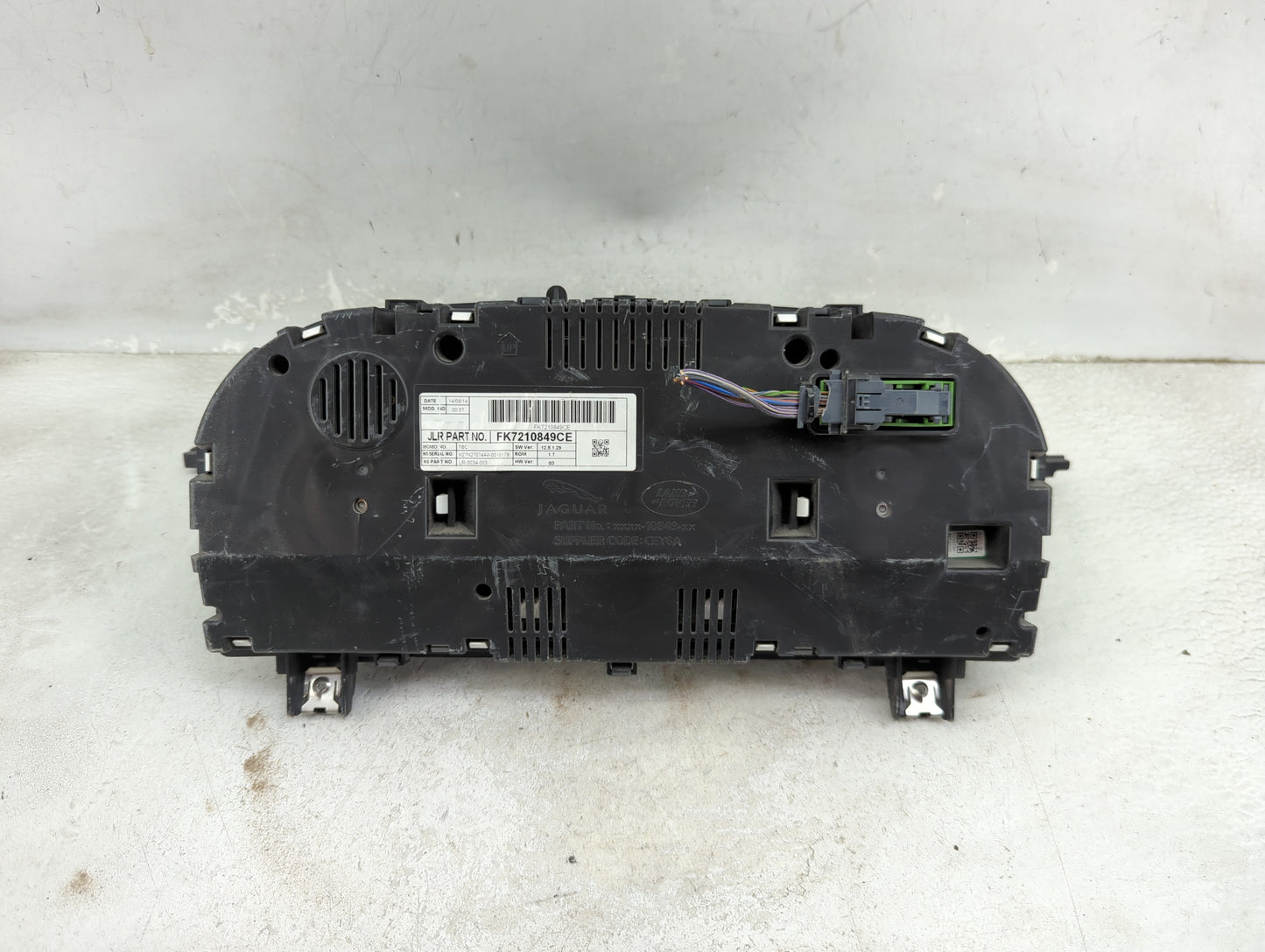 2015 Land Rover Discovery Sport Instrument Cluster Speedometer Gauges P/N:FK7210849CE LR-0034-003 Miles: Fits OEM Used Auto 