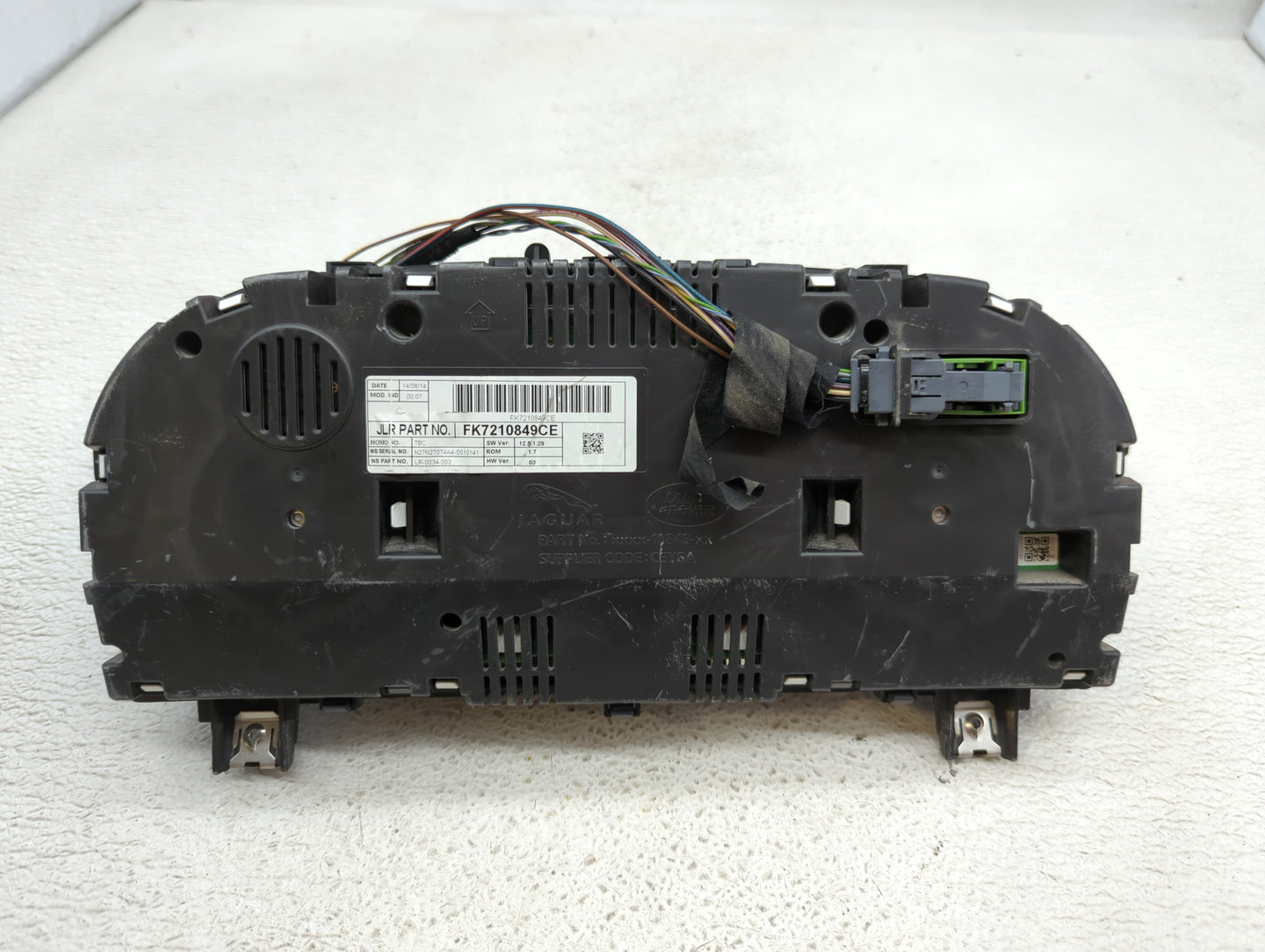 2015 Land Rover Discovery Sport Instrument Cluster Speedometer Gauges P/N:FK7210849CE Miles: Fits OEM Used Auto Parts - Oemu
