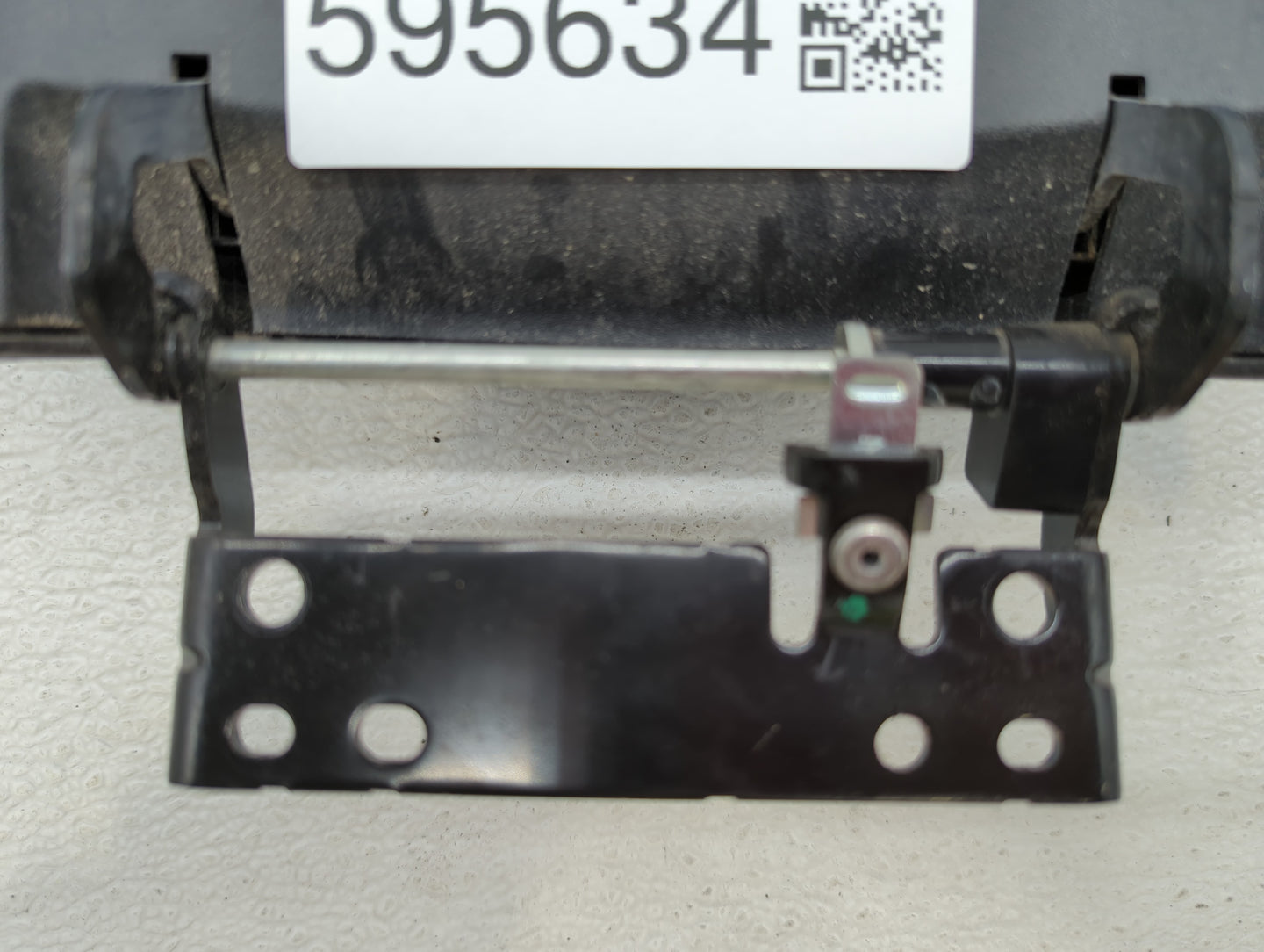 2015 Land Rover Discovery Sport Center Console Armrest Cover Lid Black - Oemusedautoparts1.com