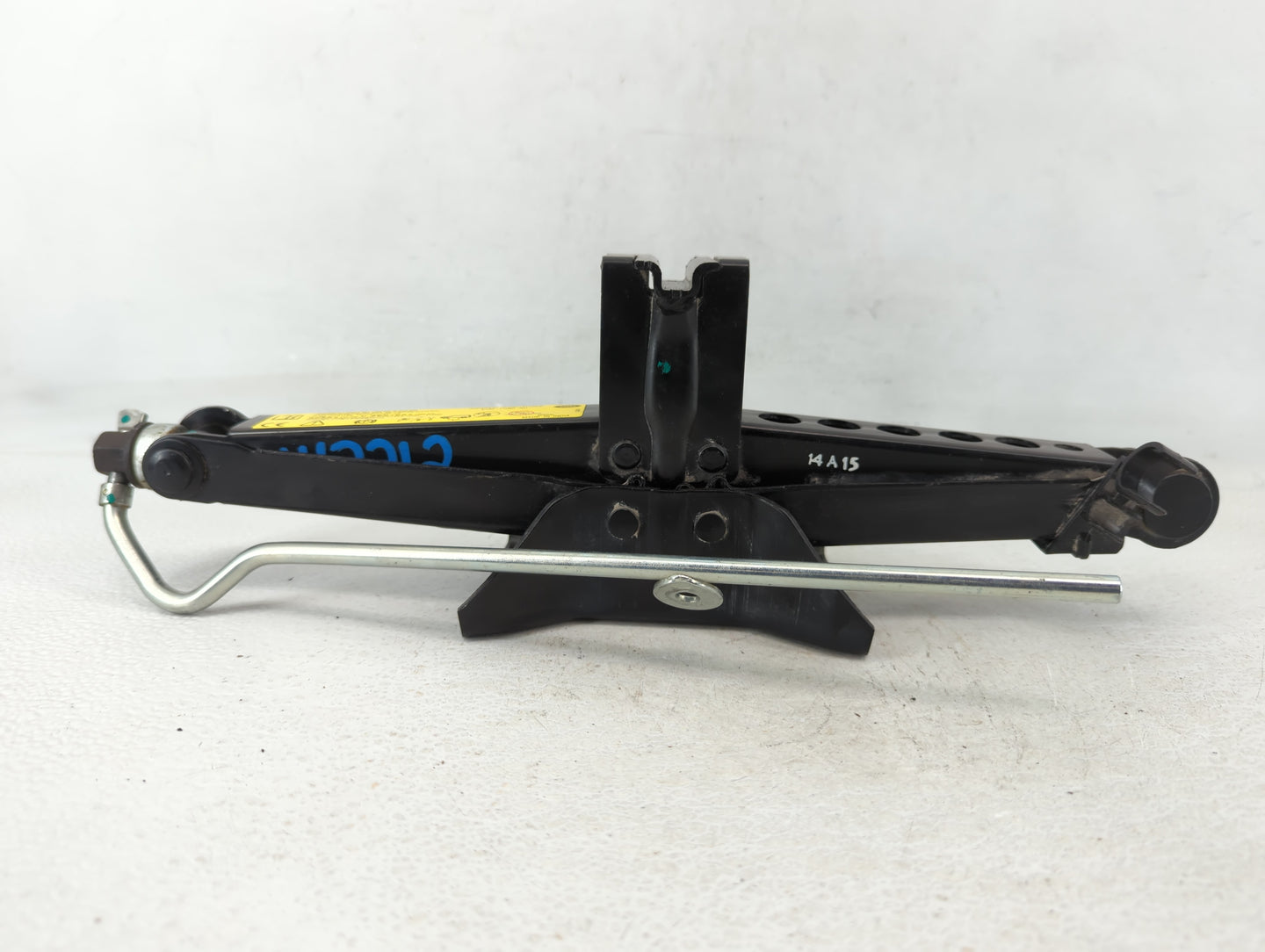 2015 Land Rover Discovery Sport Spare Scissor Car Jack - Oemusedautoparts1.com