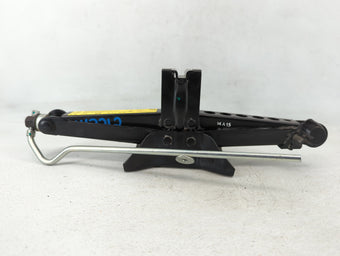 compare product 2015 Land Rover Discovery Sport Spare Scissor Car Jack