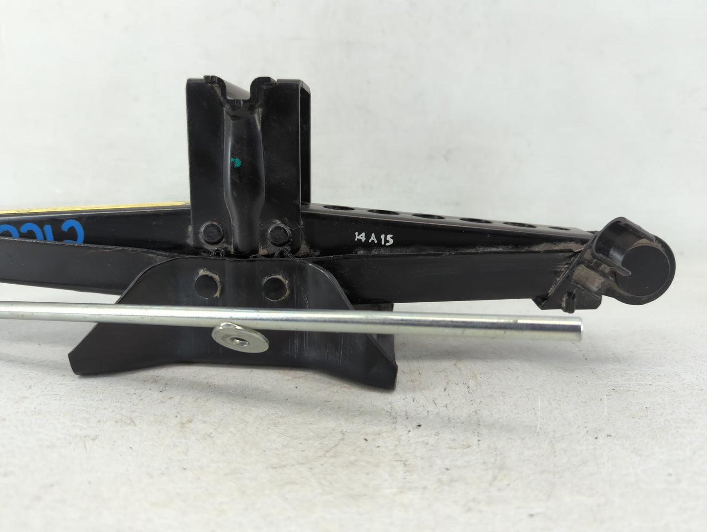 2015 Land Rover Discovery Sport Spare Scissor Car Jack - Oemusedautoparts1.com