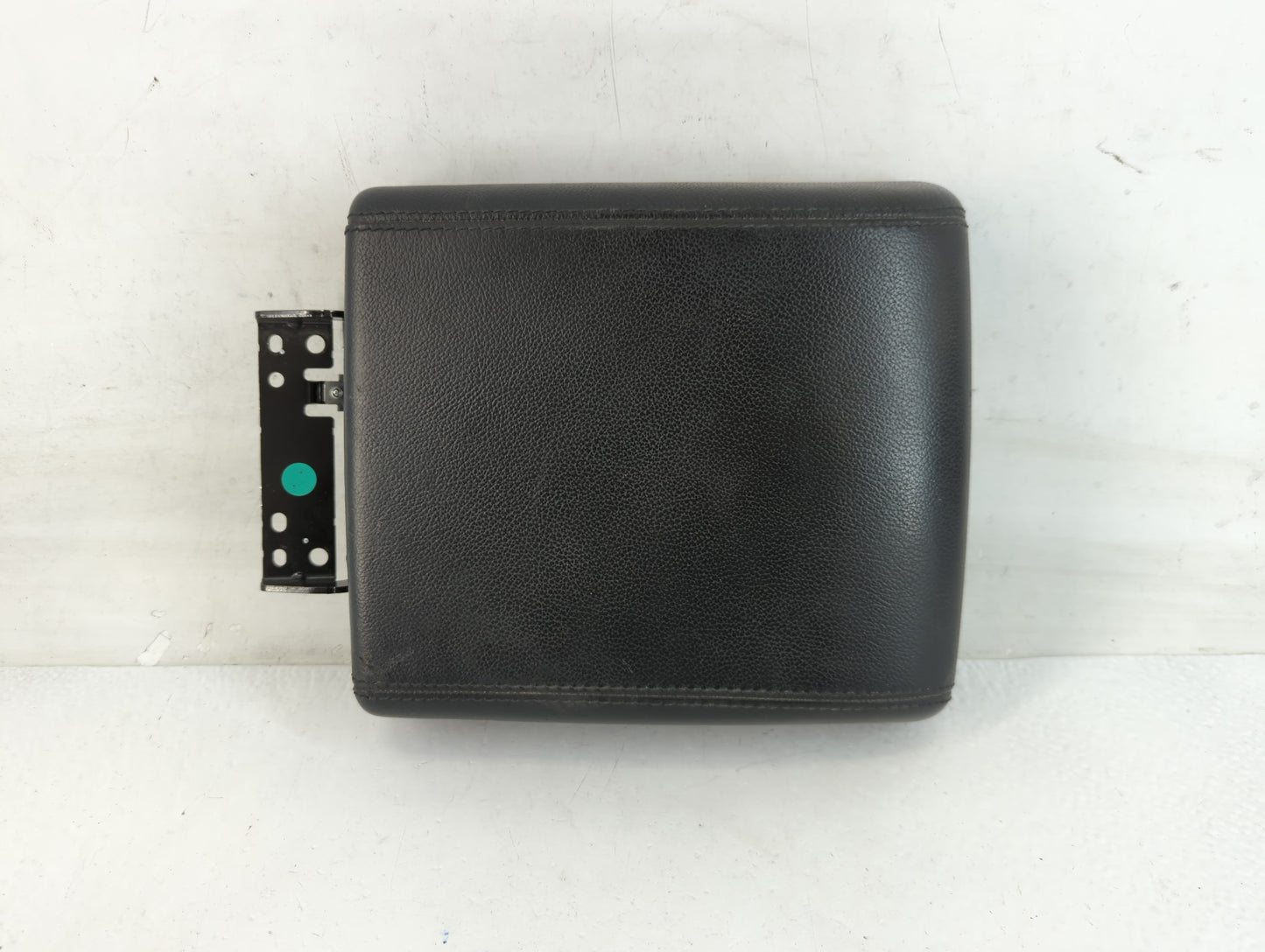 2015 Land Rover Discovery Sport Center Console Armrest Cover Lid Fits OEM Used Auto Parts - Oemusedautoparts1.com