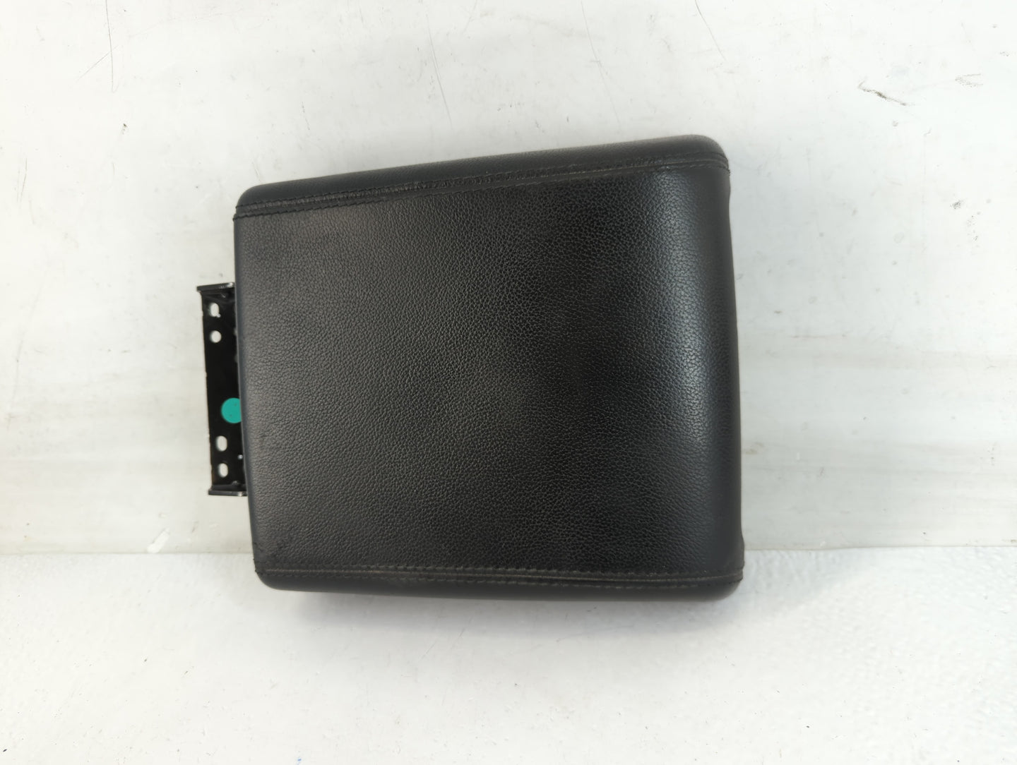 2015 Land Rover Discovery Sport Center Console Armrest Cover Lid Fits OEM Used Auto Parts - Oemusedautoparts1.com