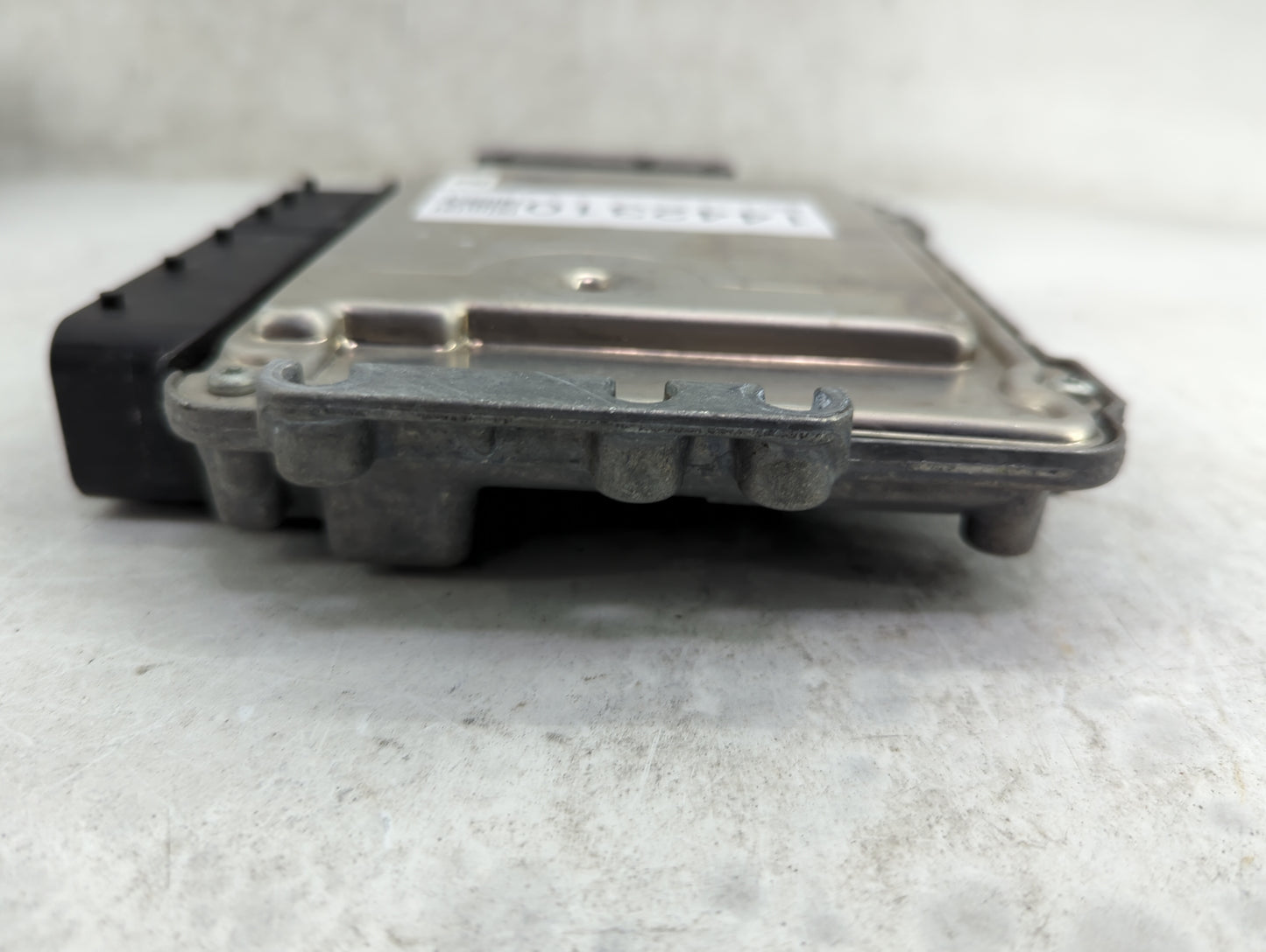 2015 Land Rover Evoque PCM Engine Control Computer ECU ECM PCU OEM P/N:EJ32-12B684-MC 0261S10410 Fits Fits 2014 2016 2017 OE