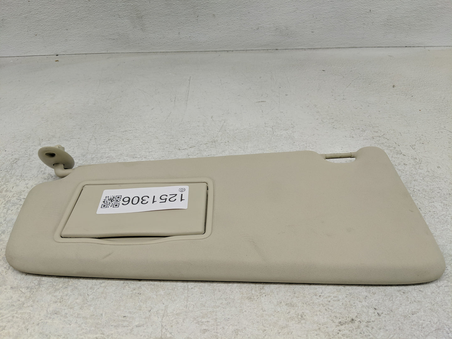 2013-2015 Land Rover Lr2 Sun Visor Shade Replacement Passenger Right Mirror Fits Fits 2013 2014 2015 OEM Used Auto Parts - O