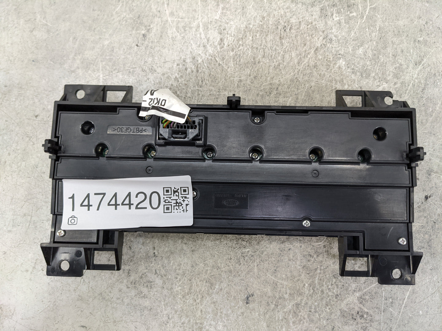 2015 Land Rover Lr2 Climate Control Module Temperature AC/Heater Replacement Fits Fits 2014 OEM Used Auto Parts - Oemusedaut