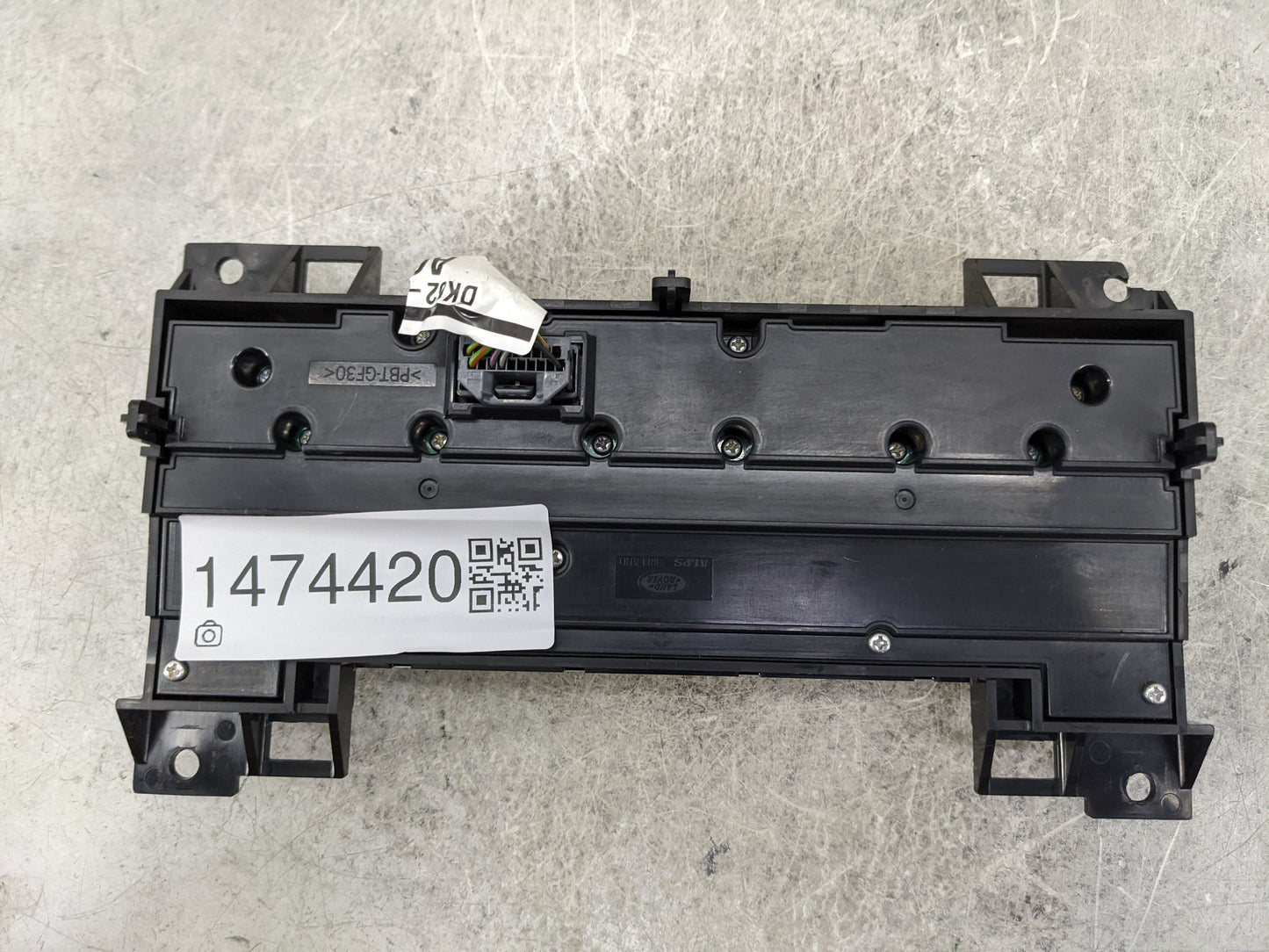 2015 Land Rover Lr2 Climate Control Module Temperature AC/Heater Replacement Fits Fits 2014 OEM Used Auto Parts - Oemusedaut