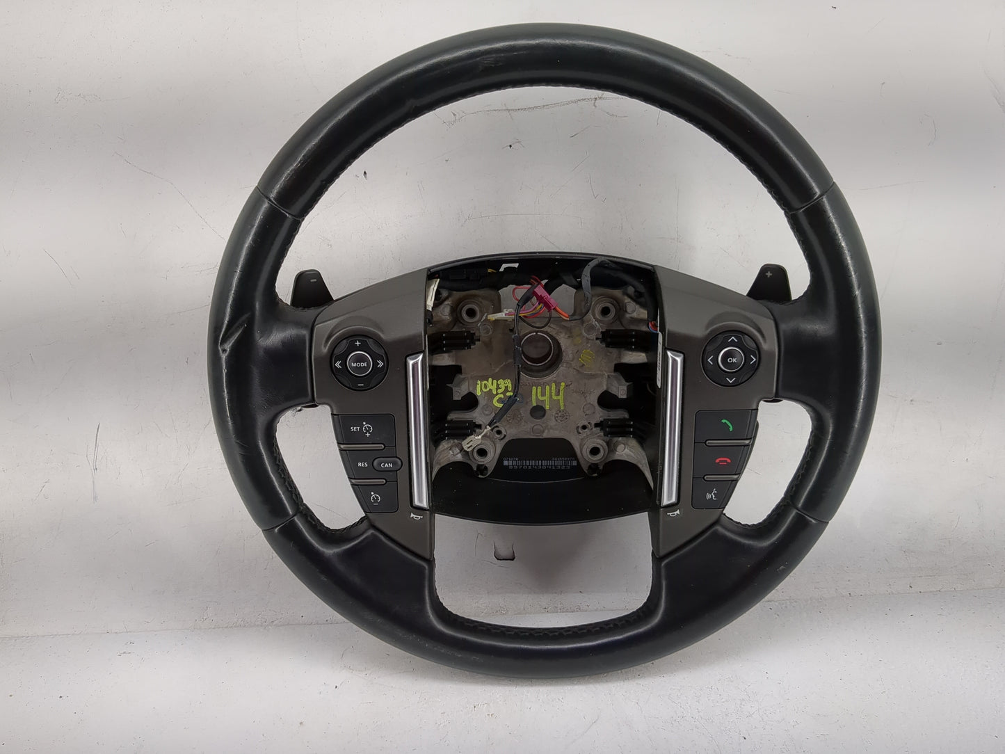 2015 Land Rover Lr4 Steering Wheel Oem Black - Oemusedautoparts1.com