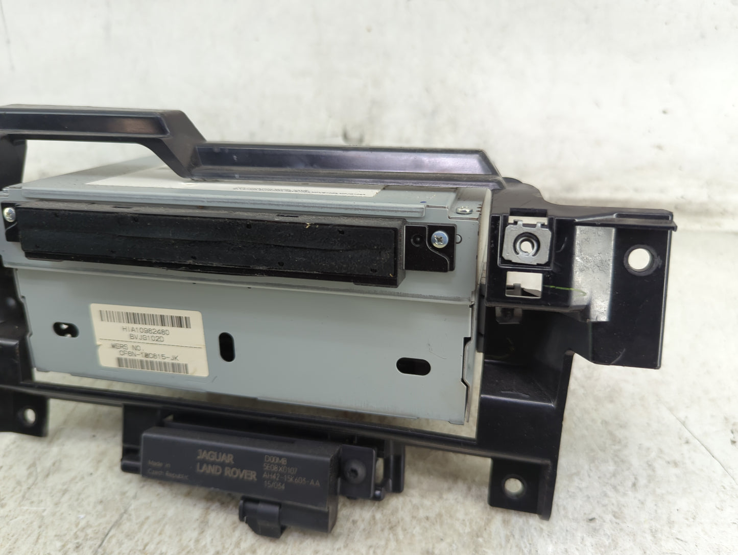 2012-2016 Land Rover Lr4 Radio AM FM Cd Player Receiver Replacement P/N:50645928 AA CF6N-18C815-JK Fits OEM Used Auto Parts 