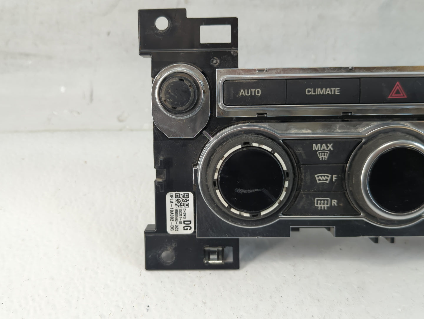 2014-2015 Land Rover Range Rover Climate Control Module Temperature AC/Heater Replacement P/N:DPLA-18A802-DG Fits Fits 2014 