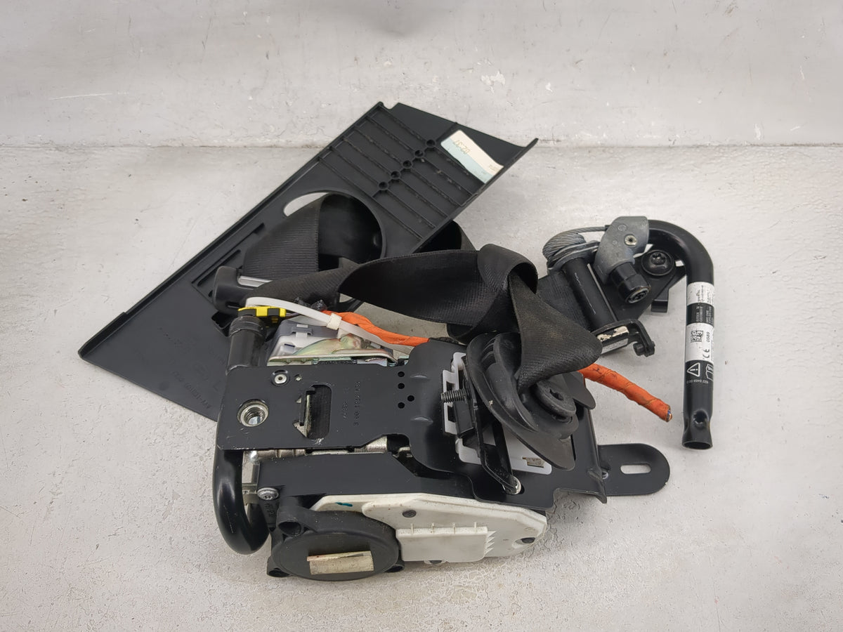 2013-2019 Land Rover Range Rover Driver Seatbelt Buckle - Oemusedautoparts1.com