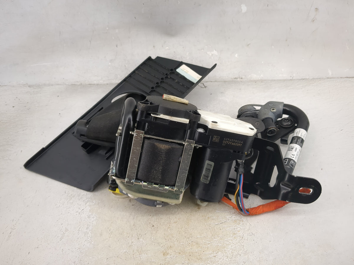 2013-2019 Land Rover Range Rover Driver Seatbelt Buckle - Oemusedautoparts1.com